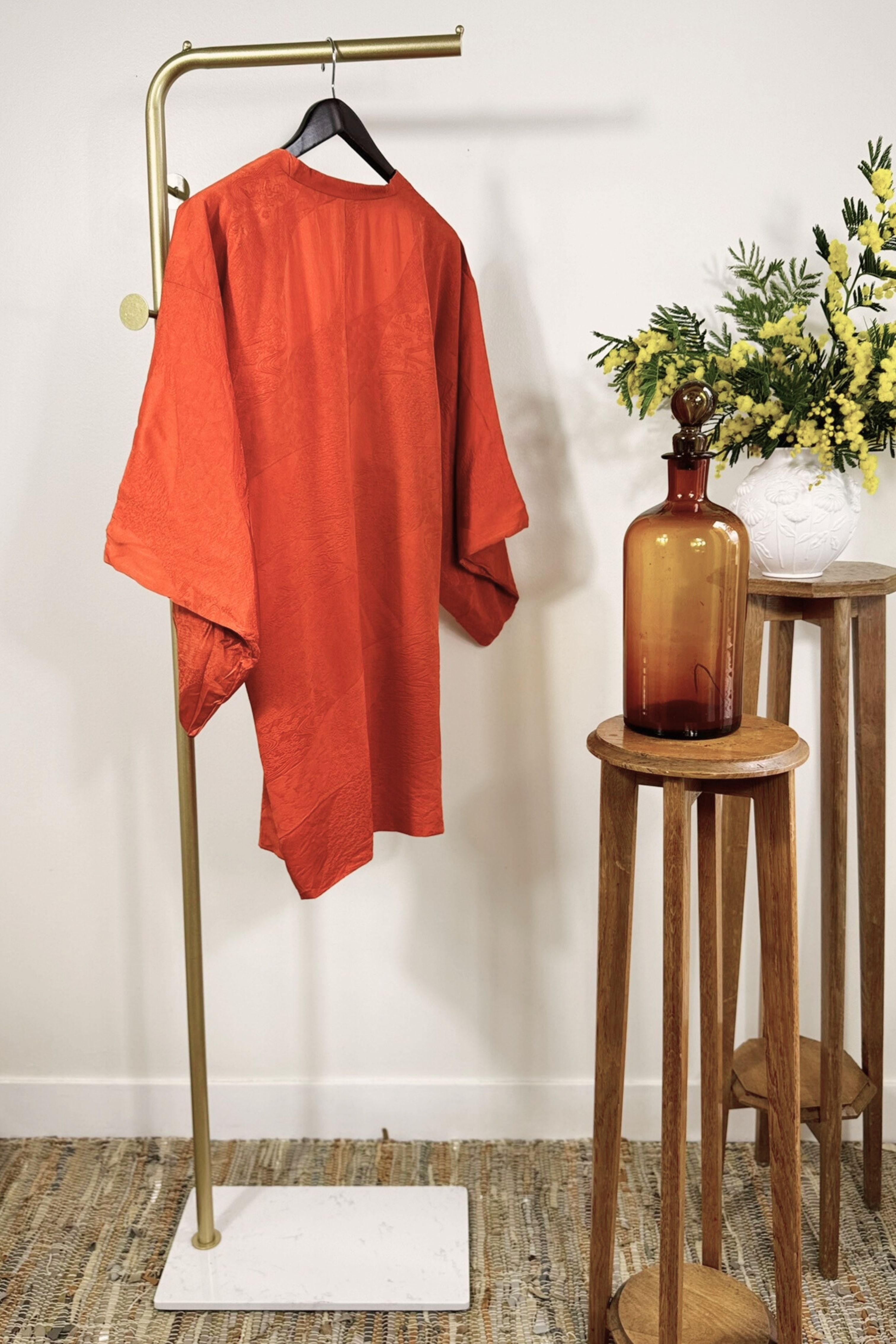 Short red silk kimono