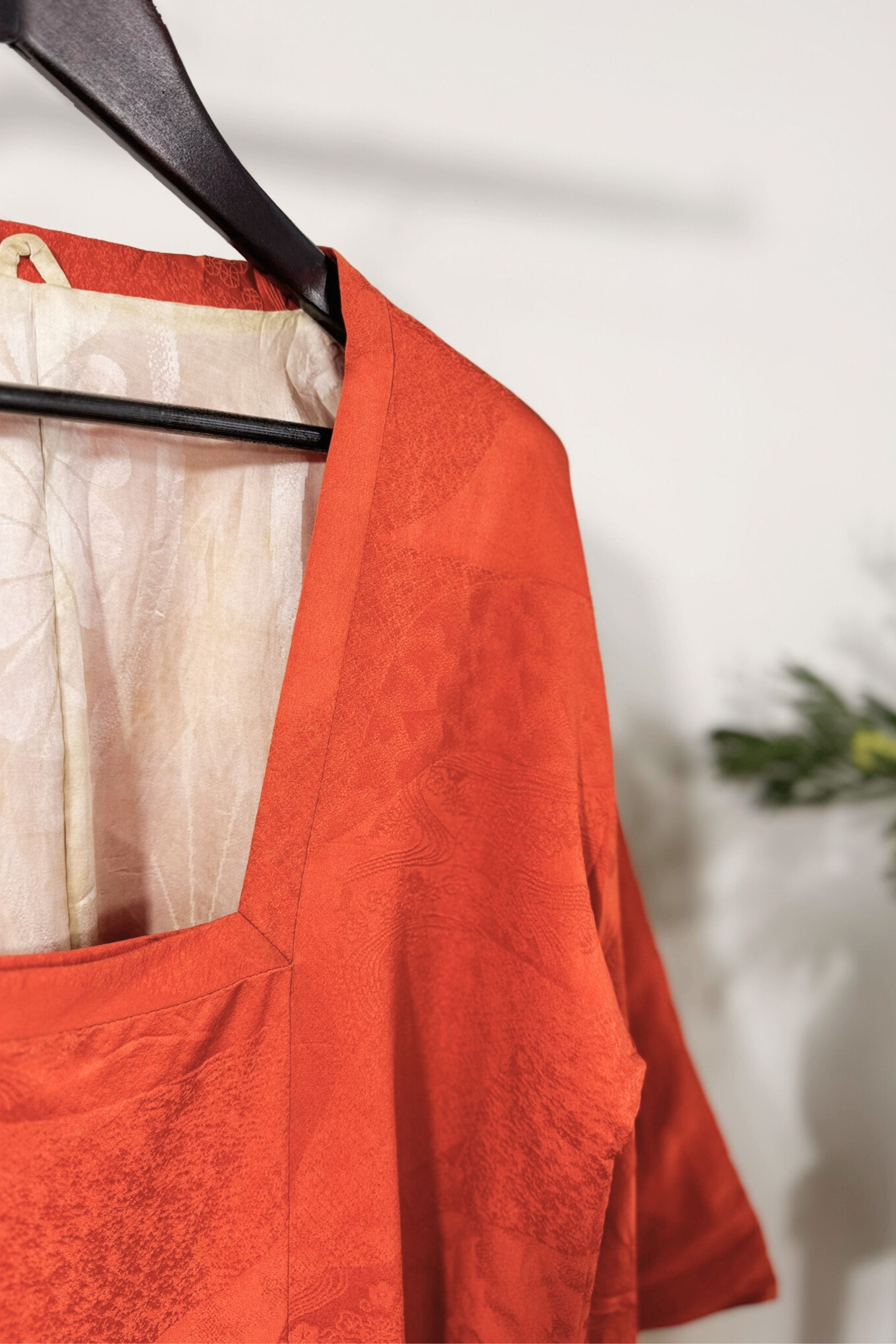 Short red silk kimono