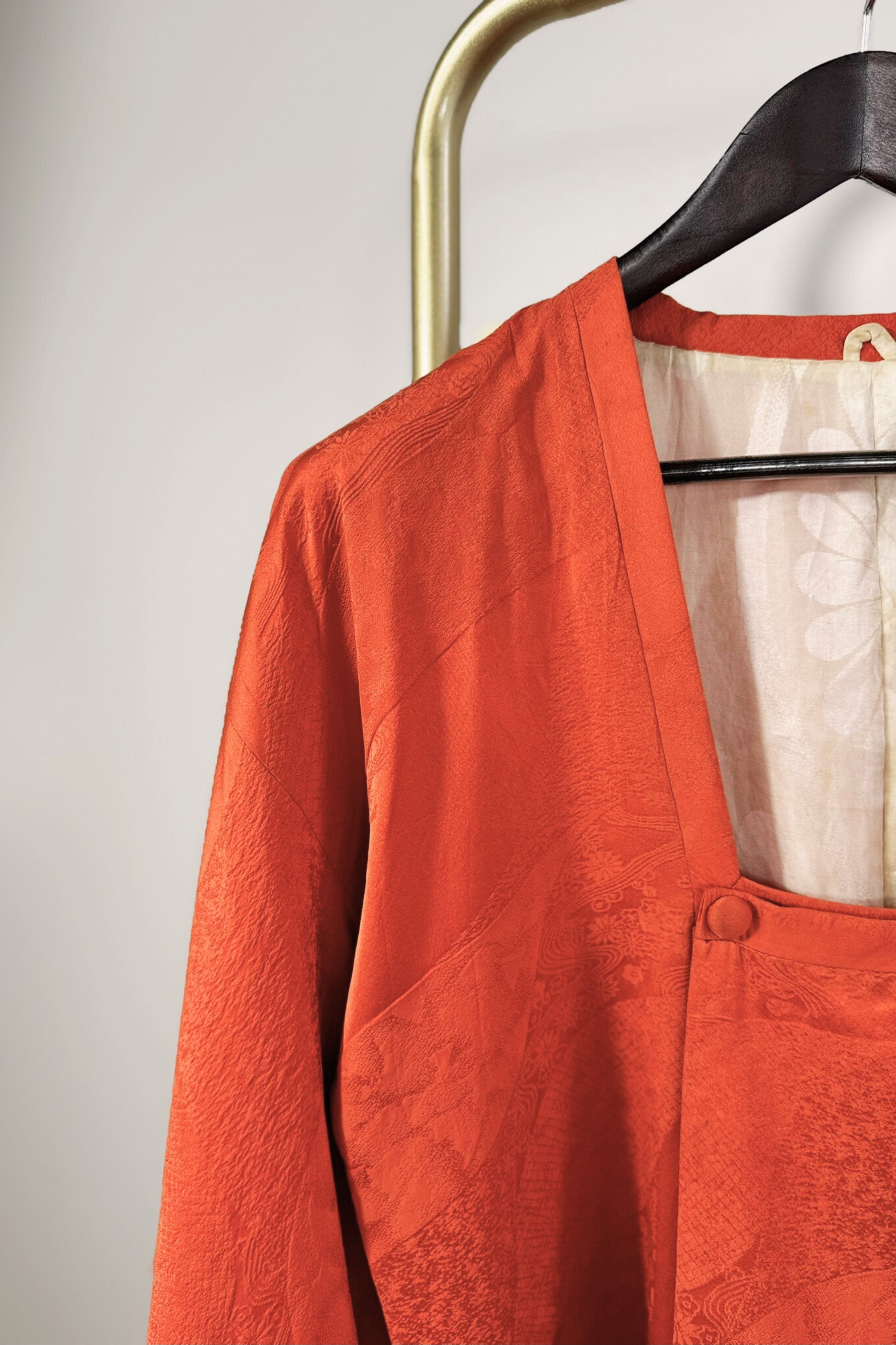 Short red silk kimono