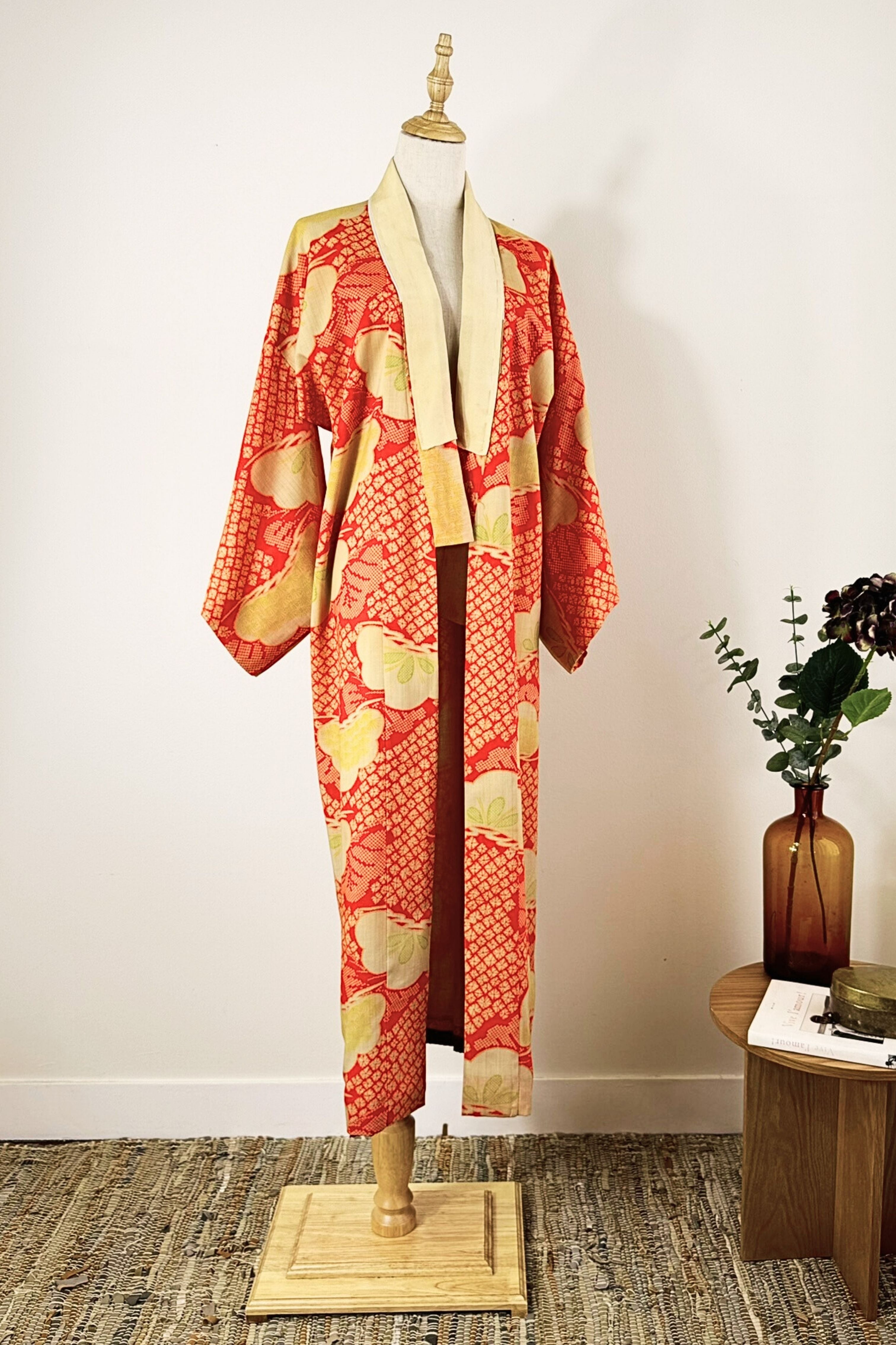 Short red silk kimono