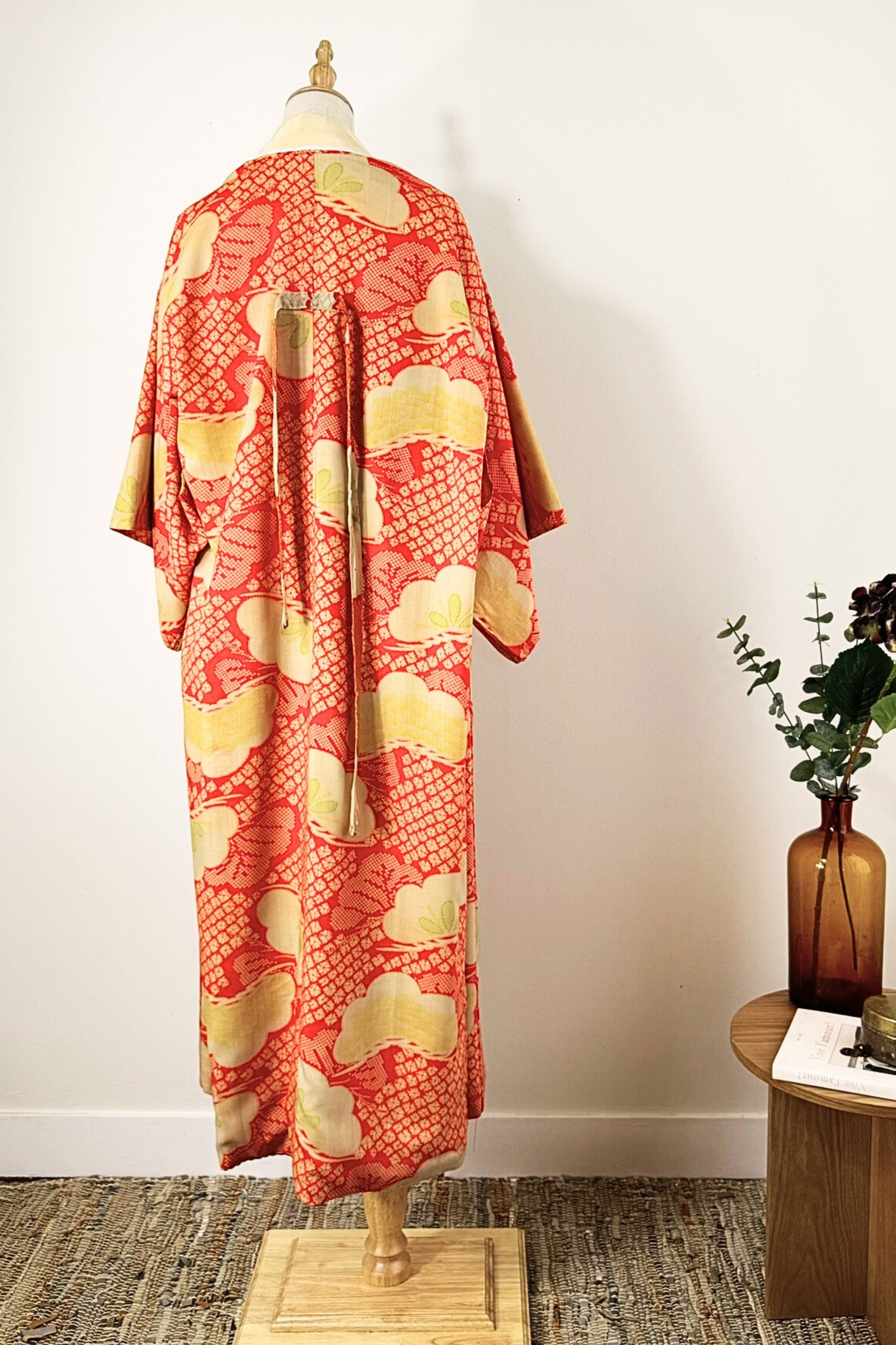 Short red silk kimono