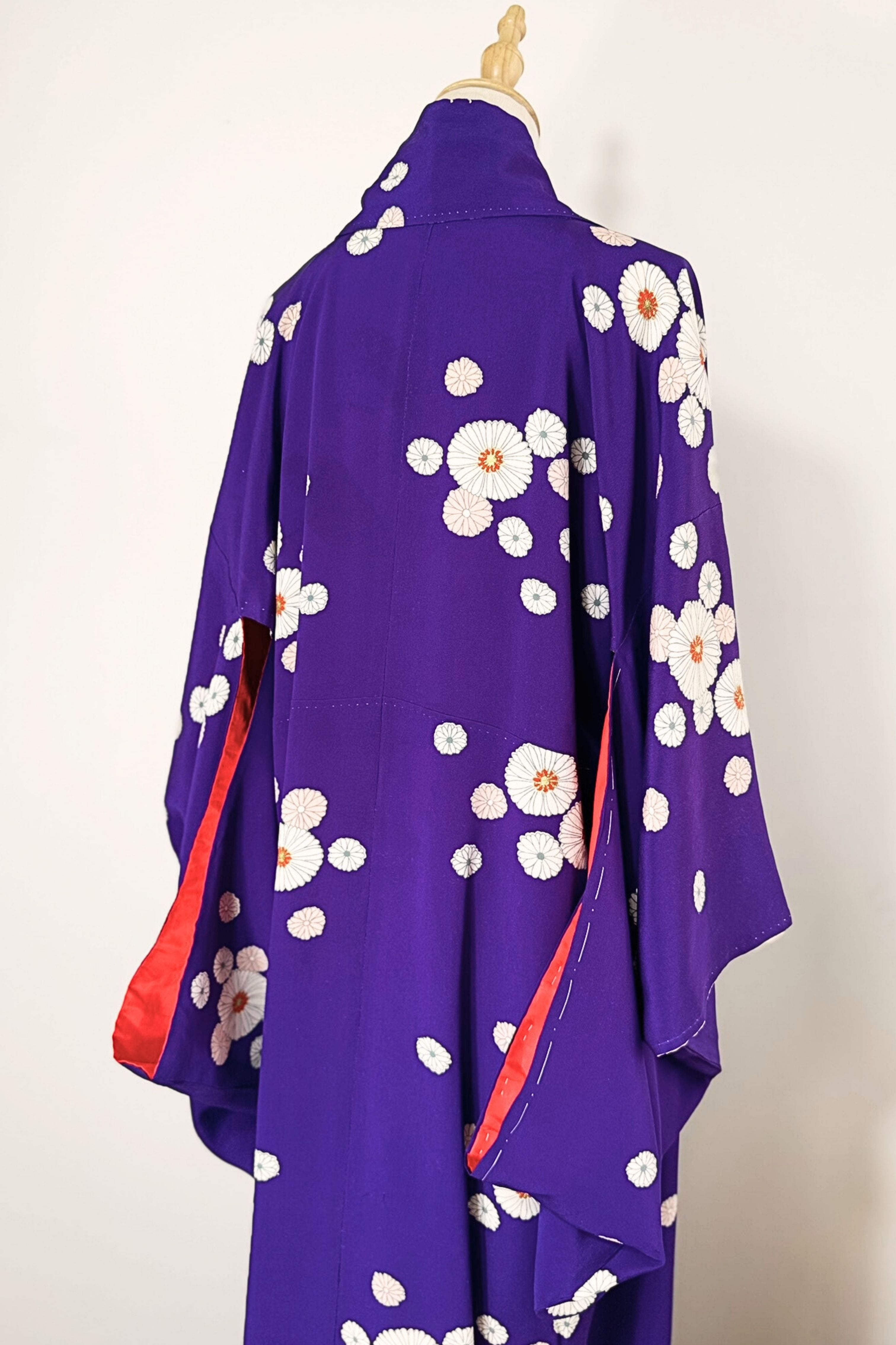 Long purple silk kimono with flowers