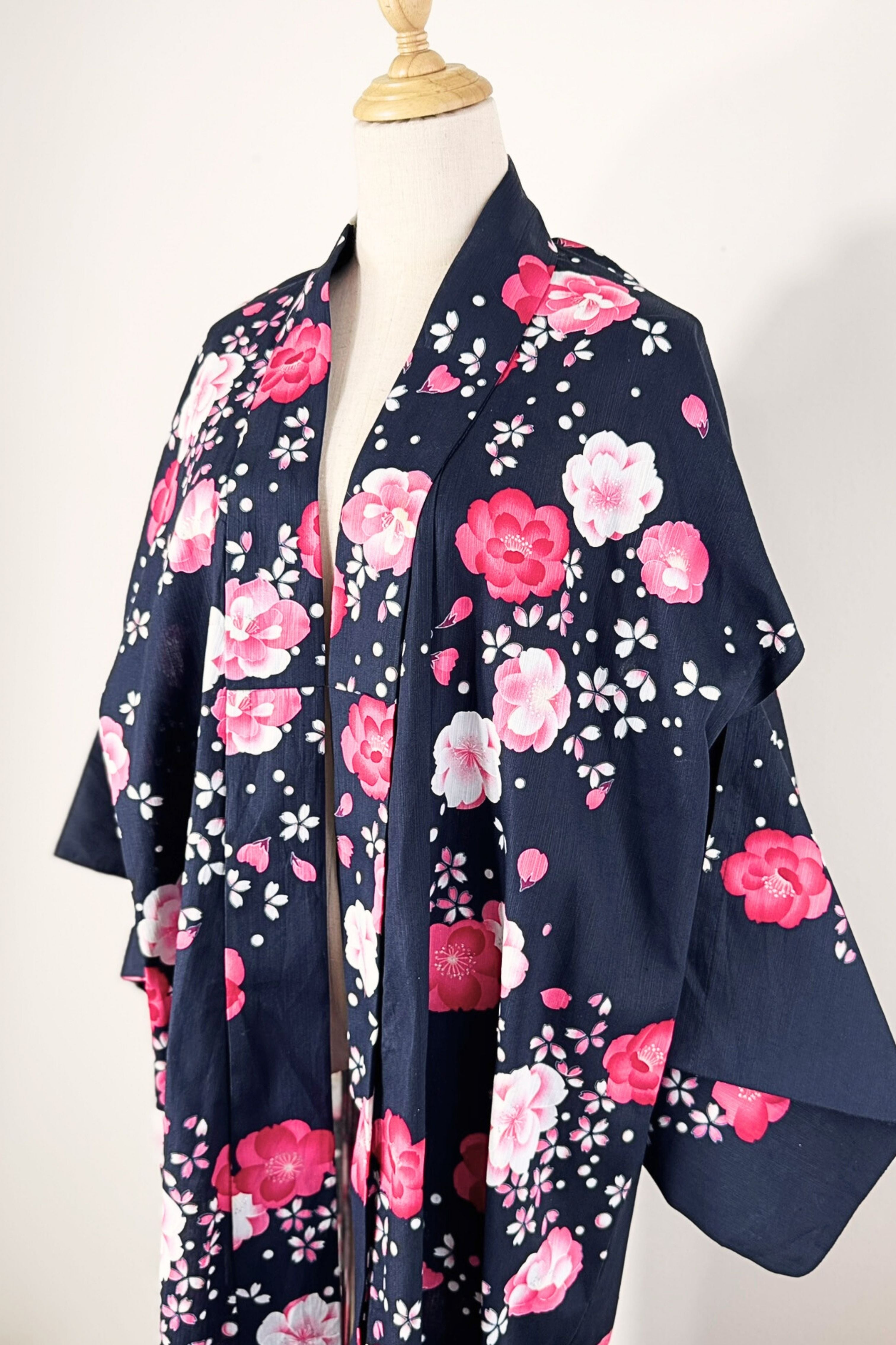 Kimono long marine en coton à fleurs