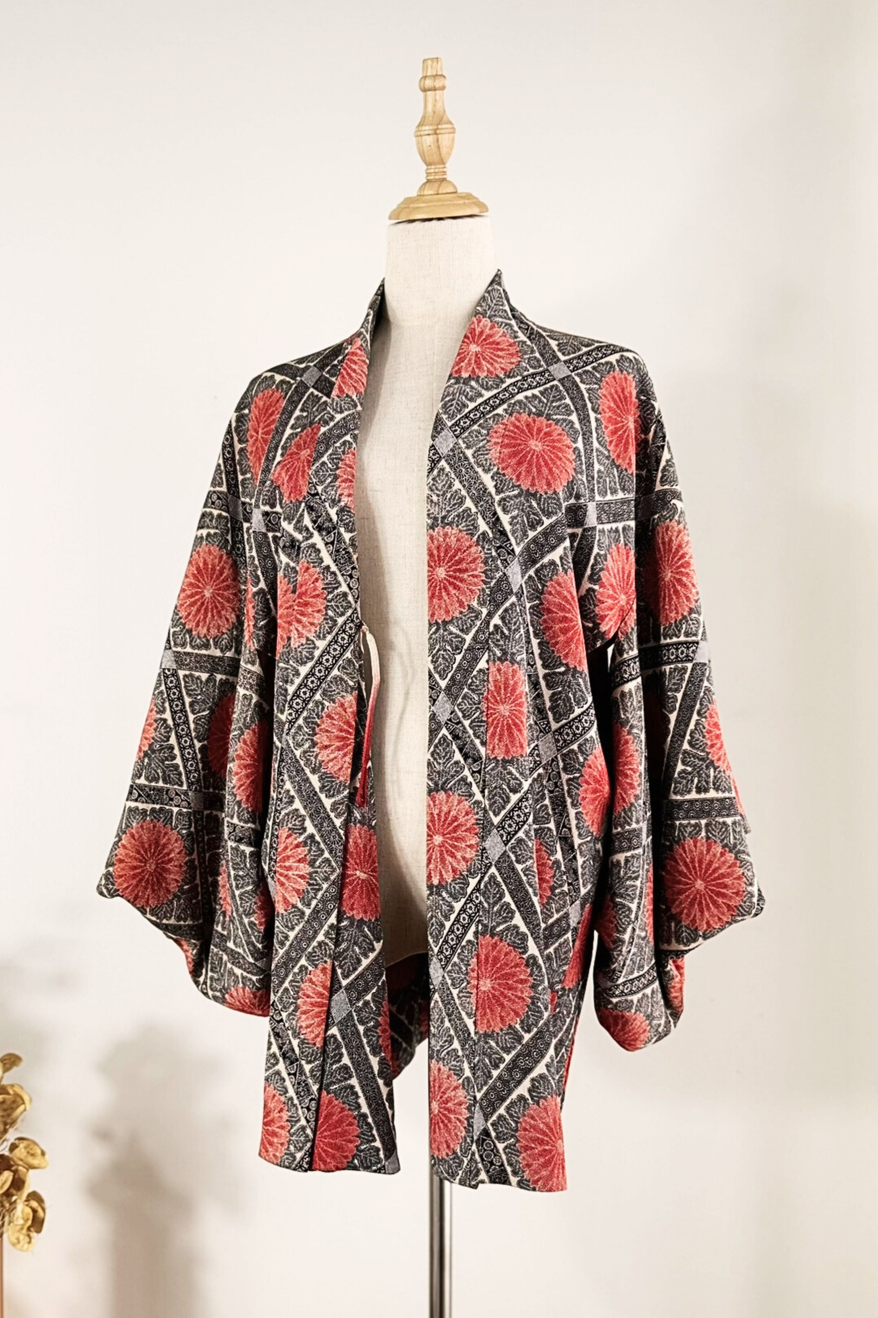 Short thick gray kimono