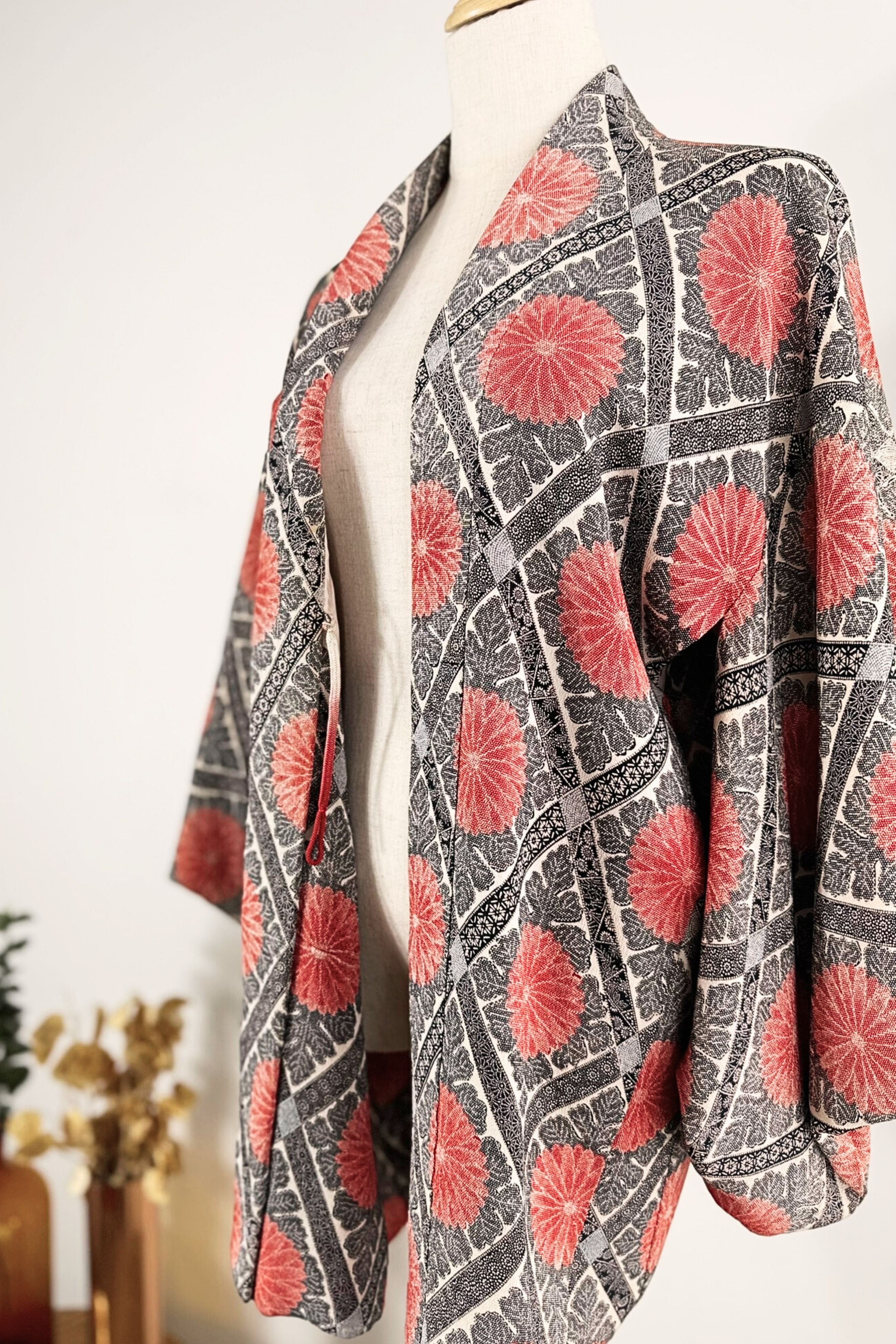 Short thick gray kimono