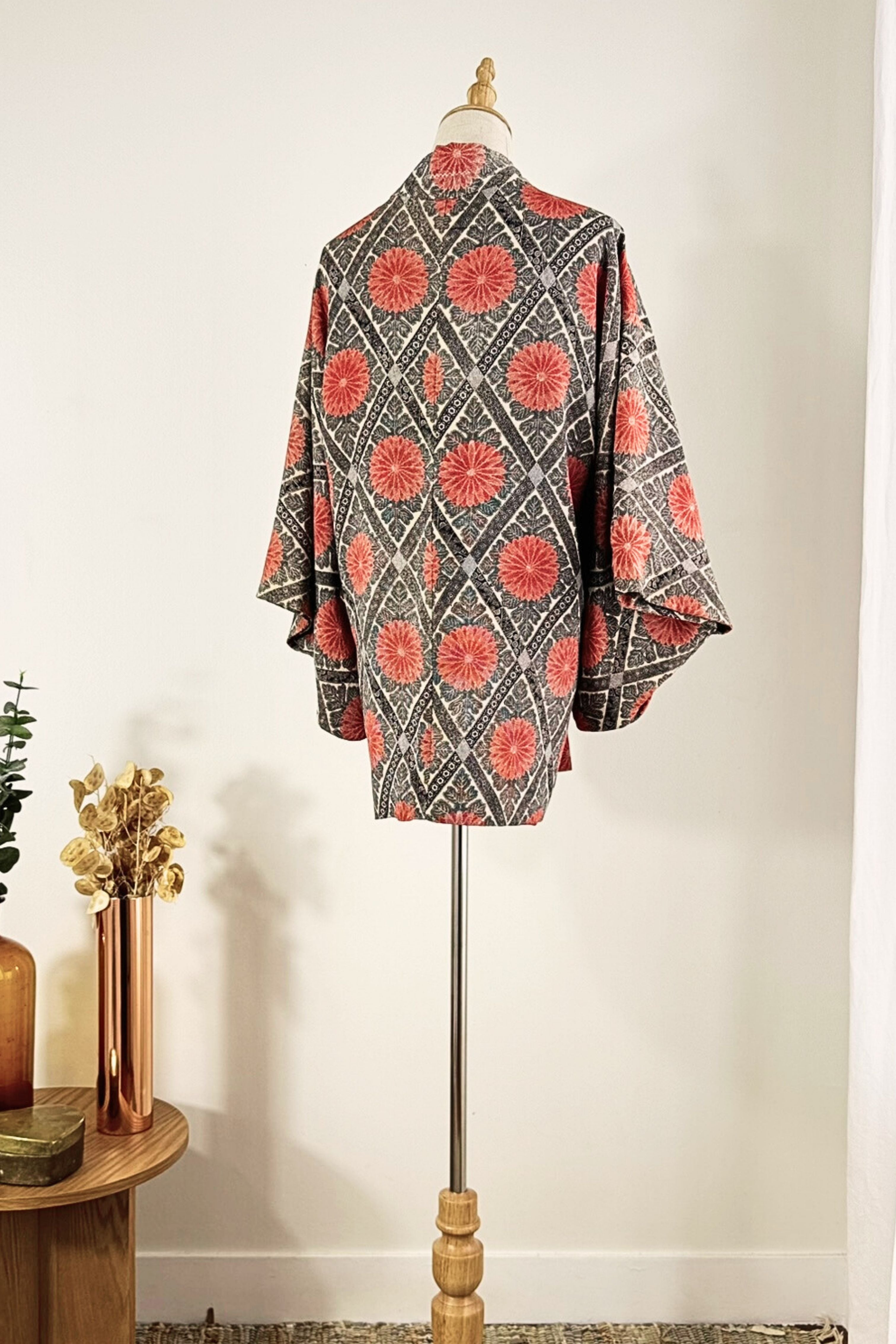 Short thick gray kimono