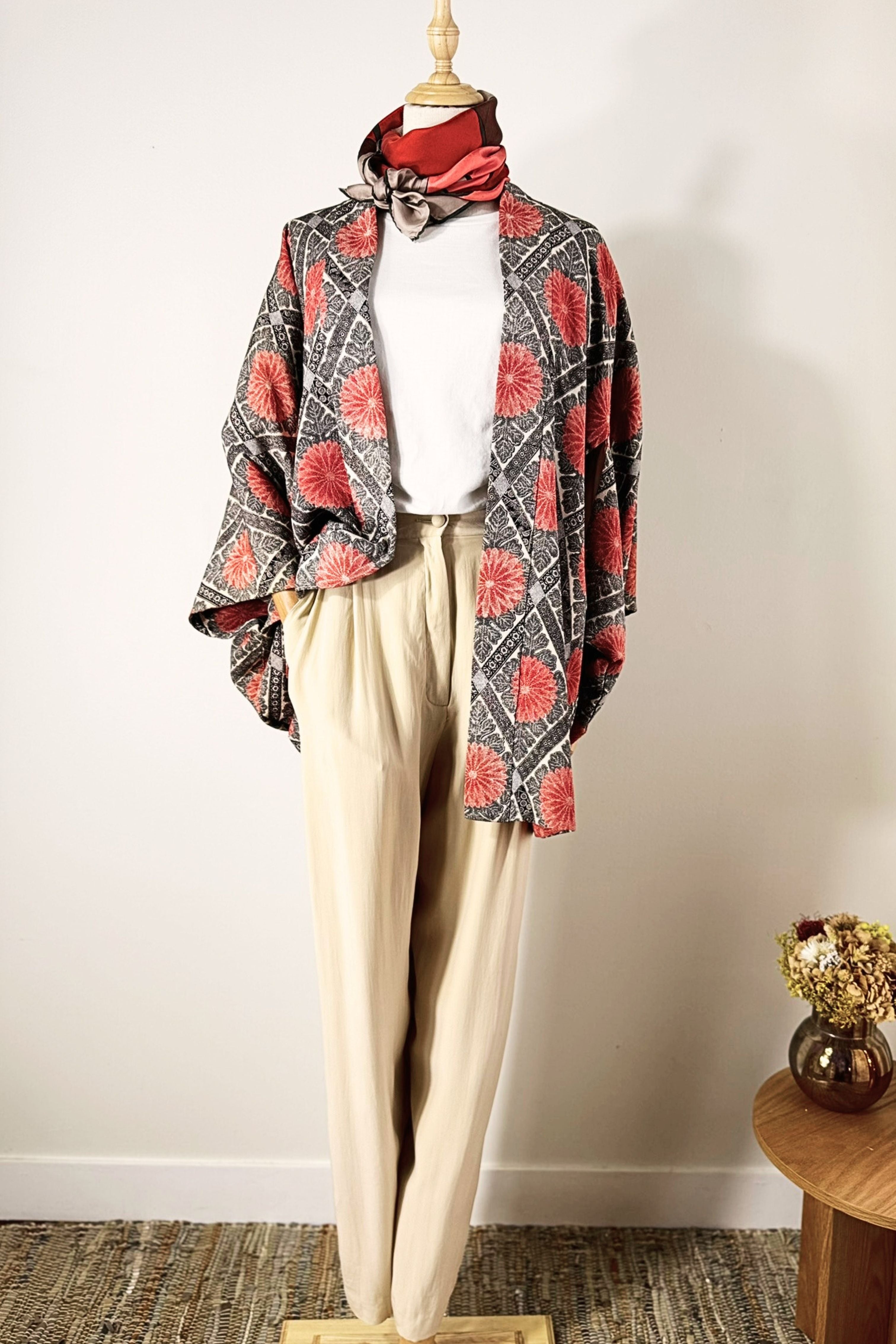 Short thick gray kimono
