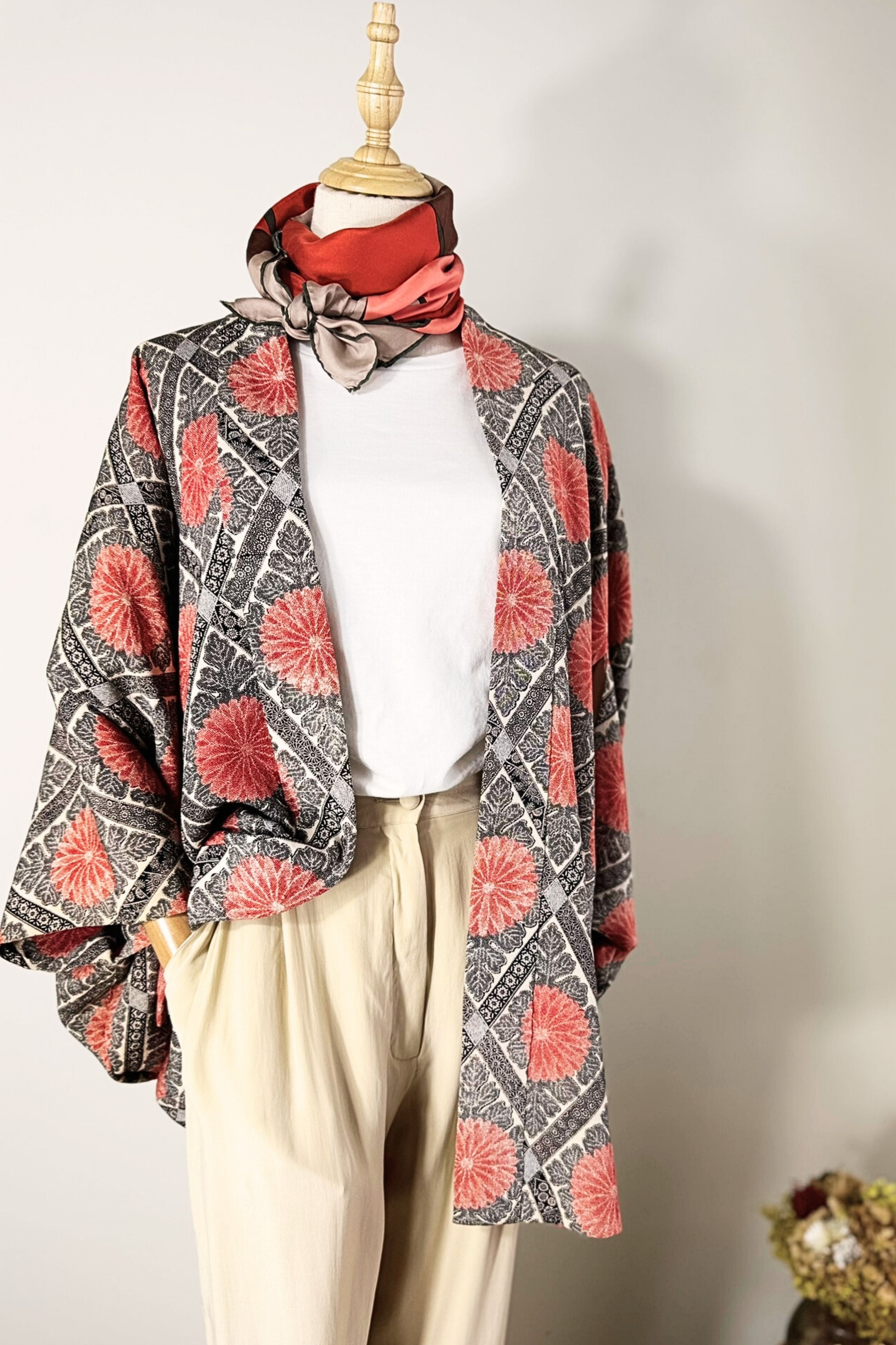 Short thick gray kimono