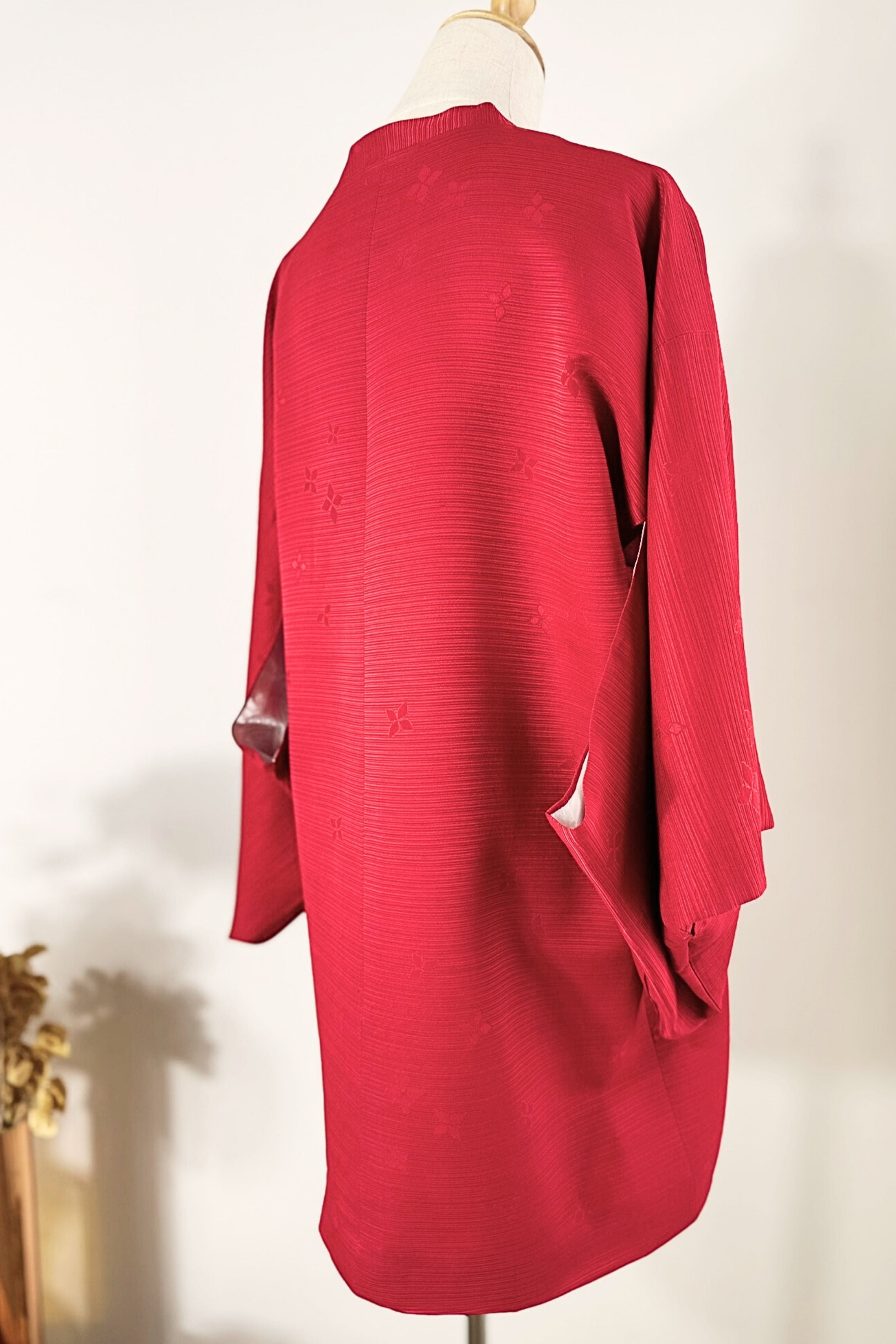 Short red silk kimono
