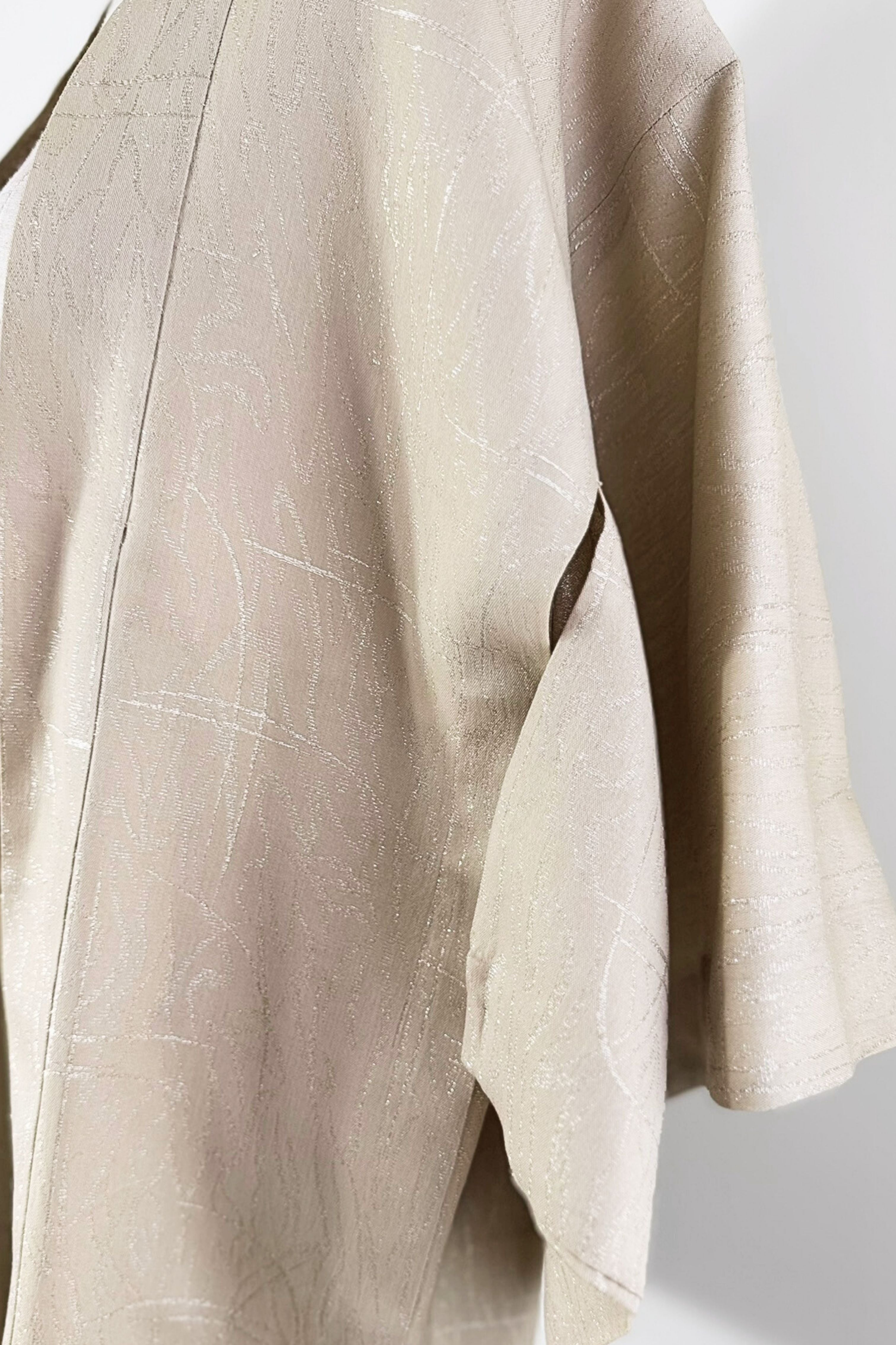 Short blue patterned kimono