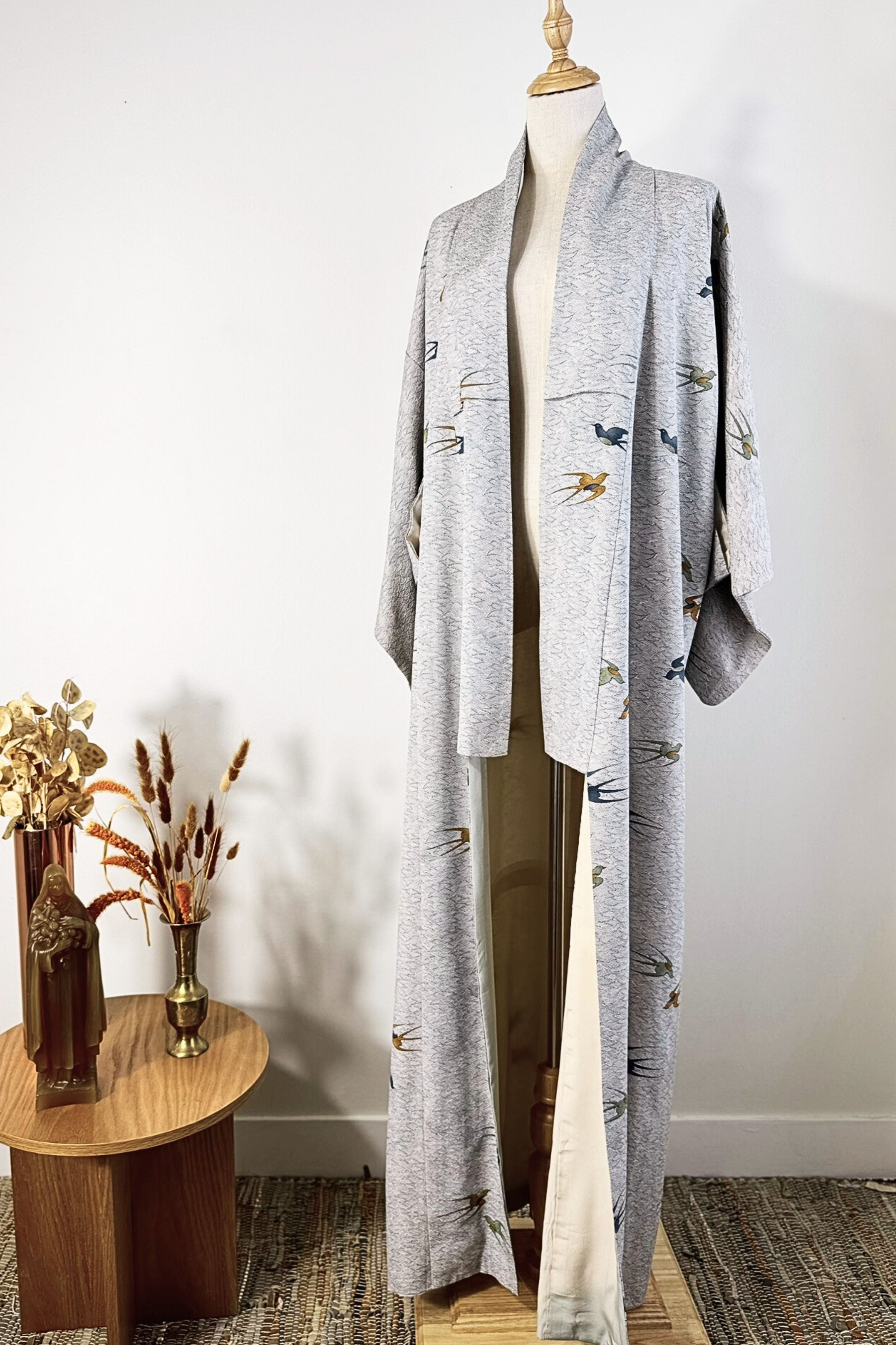 Kimono long en soie à motifs oiseaux