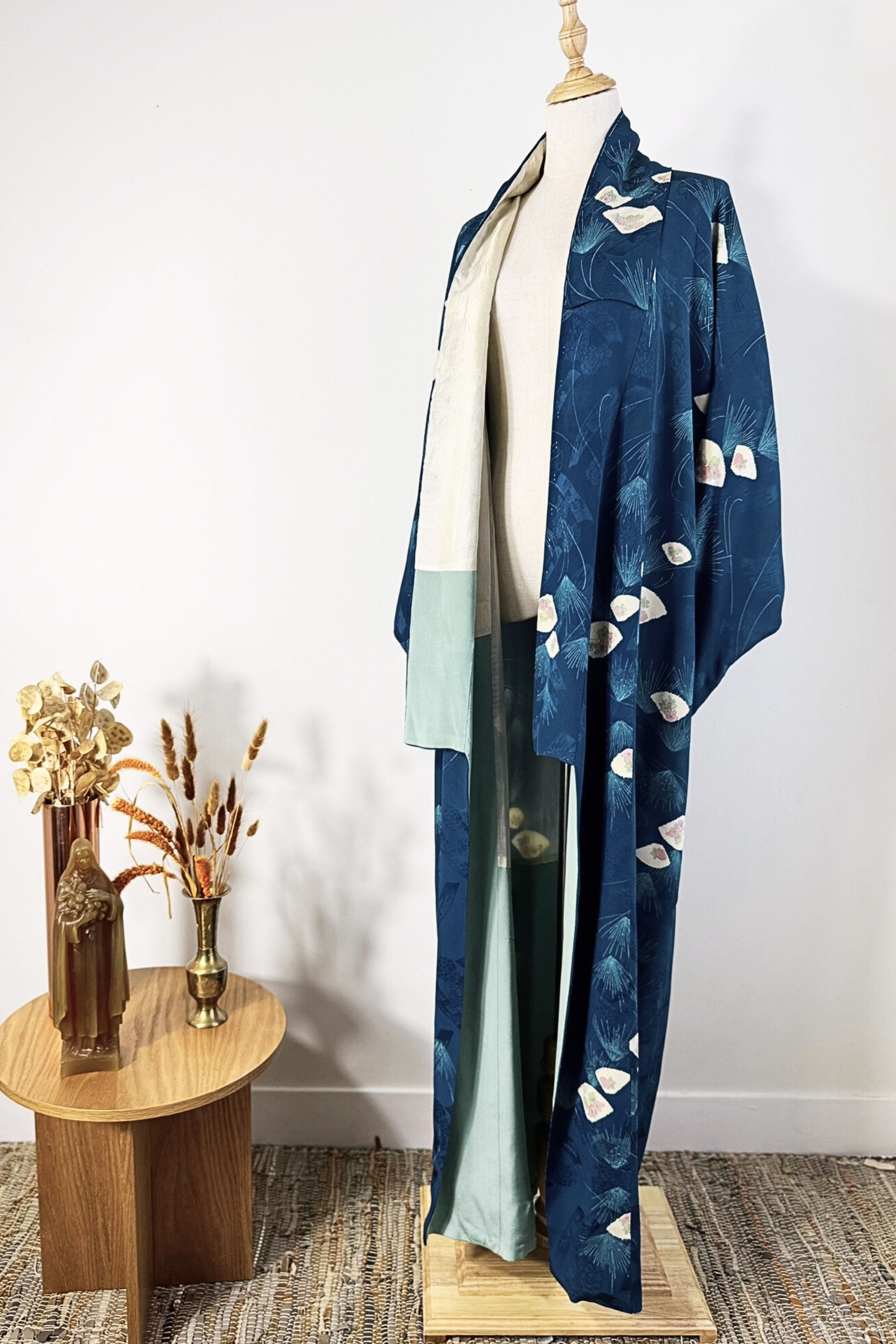 Kimono long en soie à motif floral