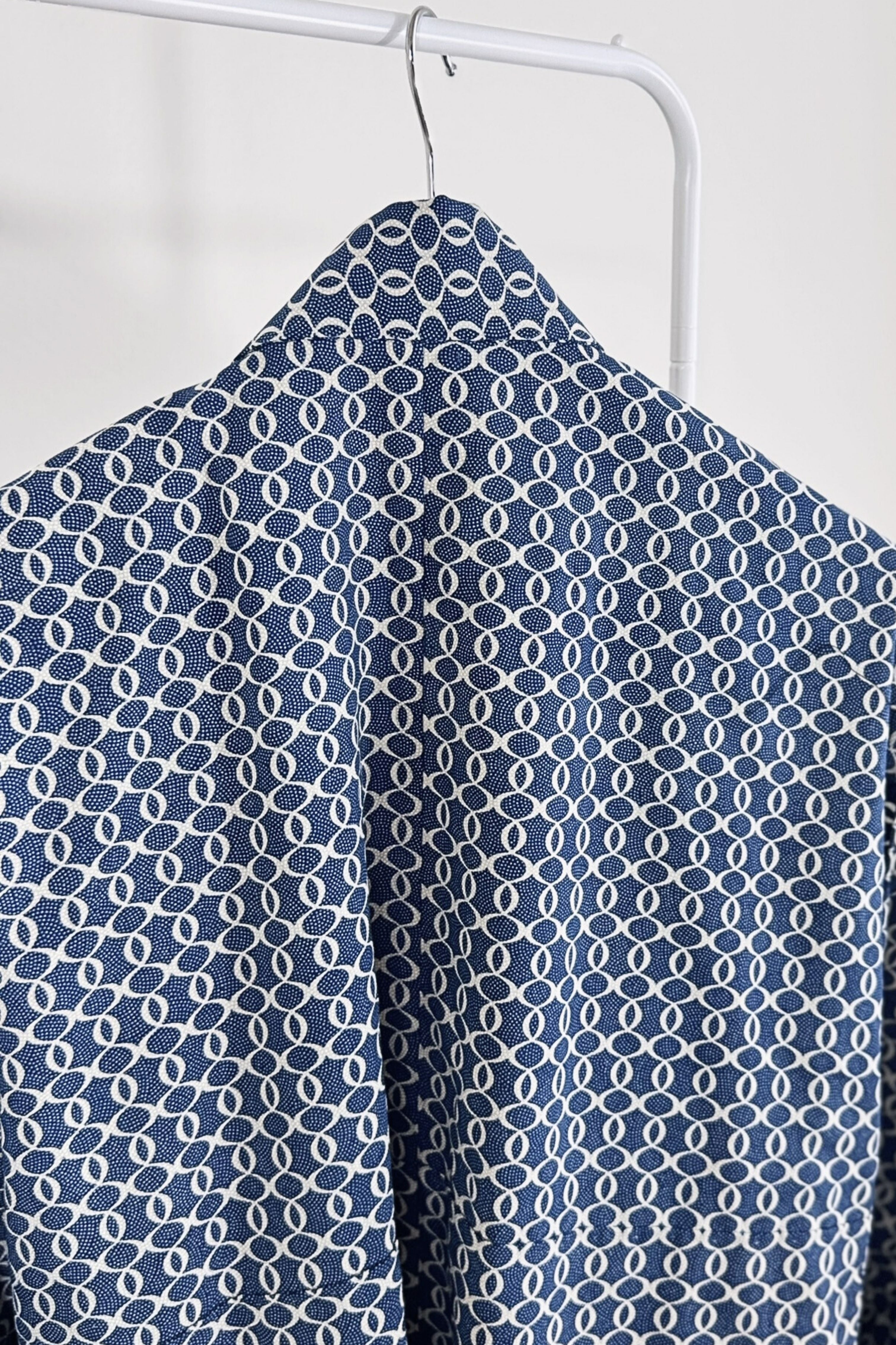 Kimono mi-long marine en coton imprimé