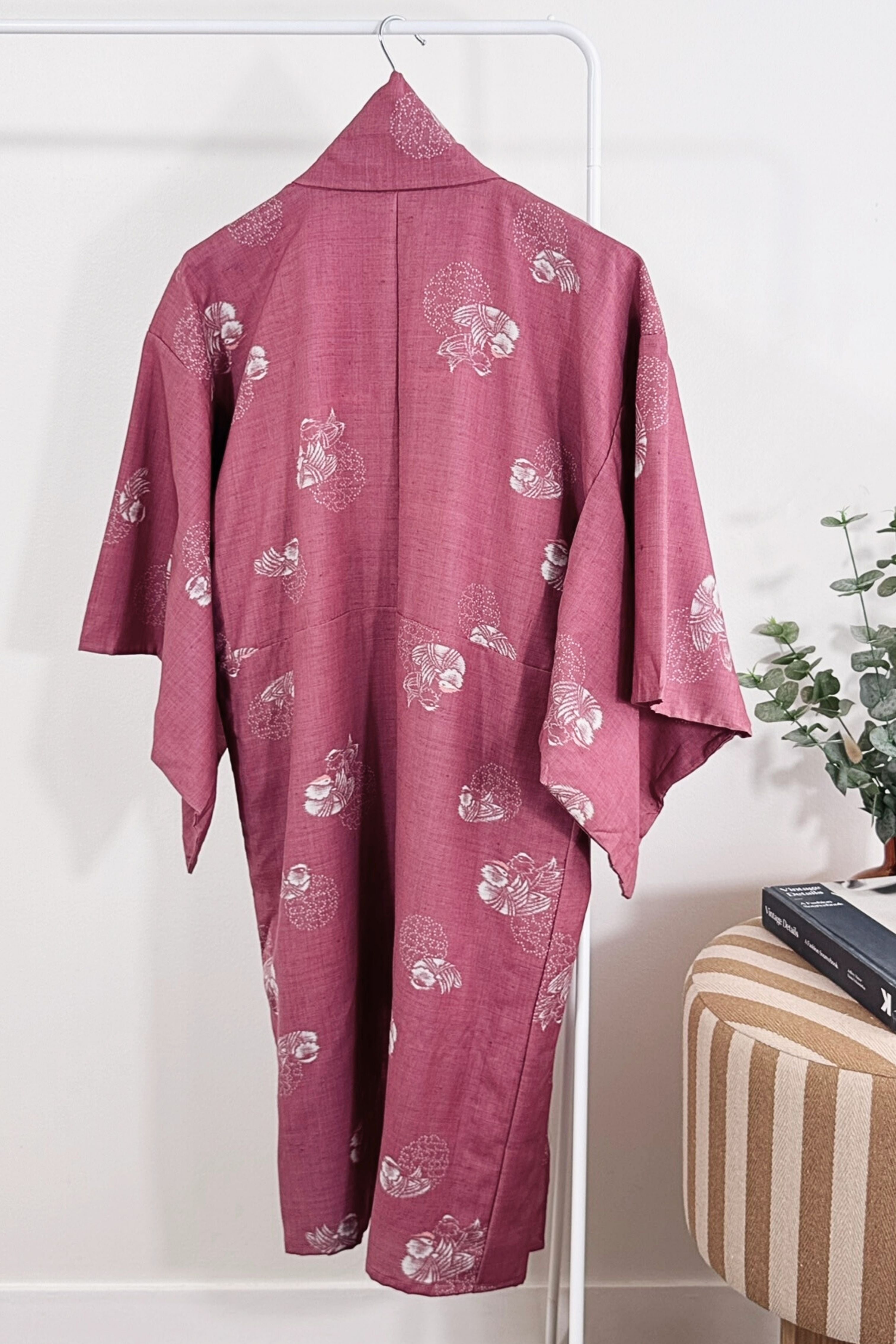 Kimono mi-long rose en coton imprimé