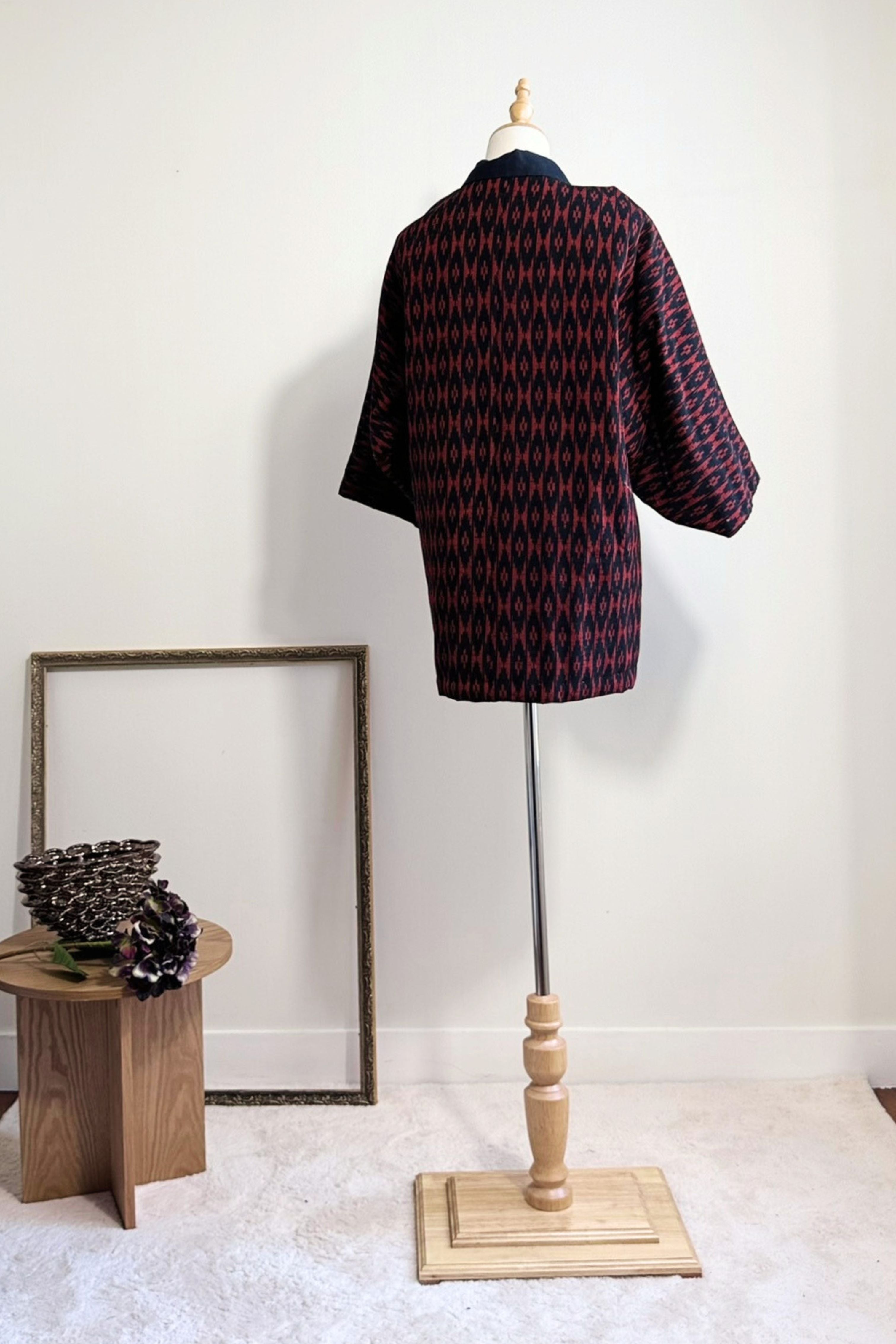 Veste Kimono molletonnée en coton noire et rouge