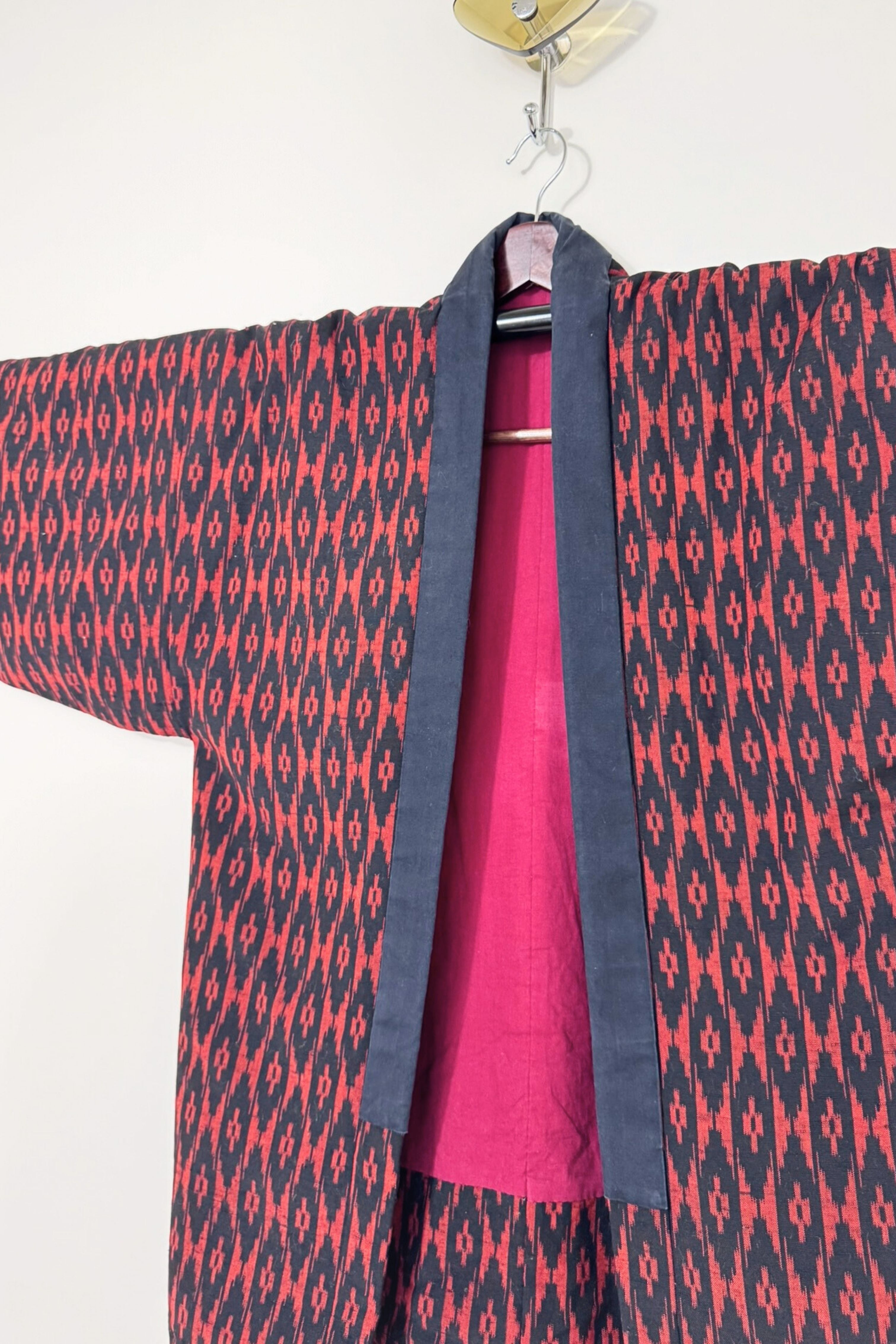 Veste Kimono molletonnée en coton noire et rouge