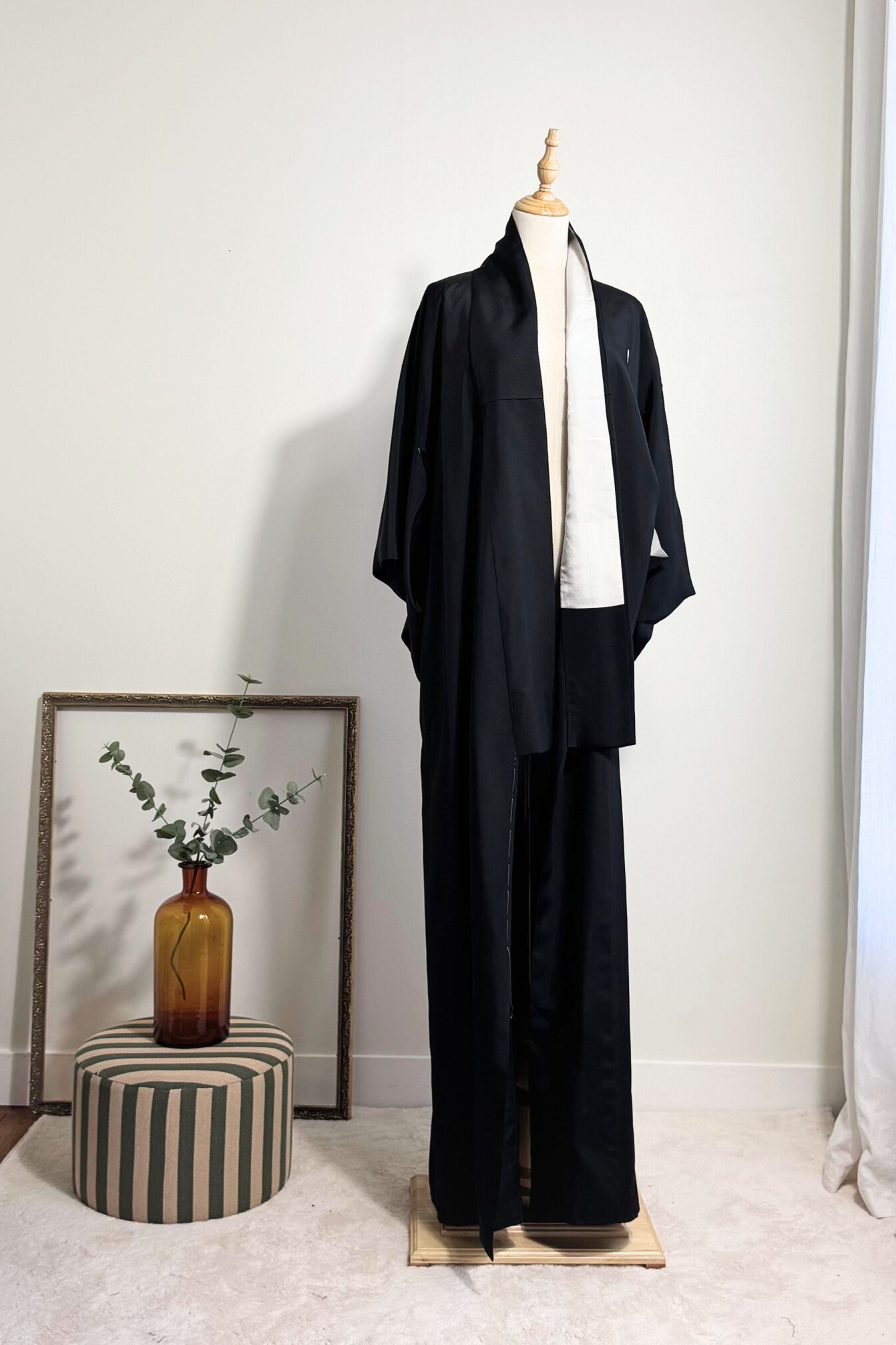 Kimono long classique en soie noir
