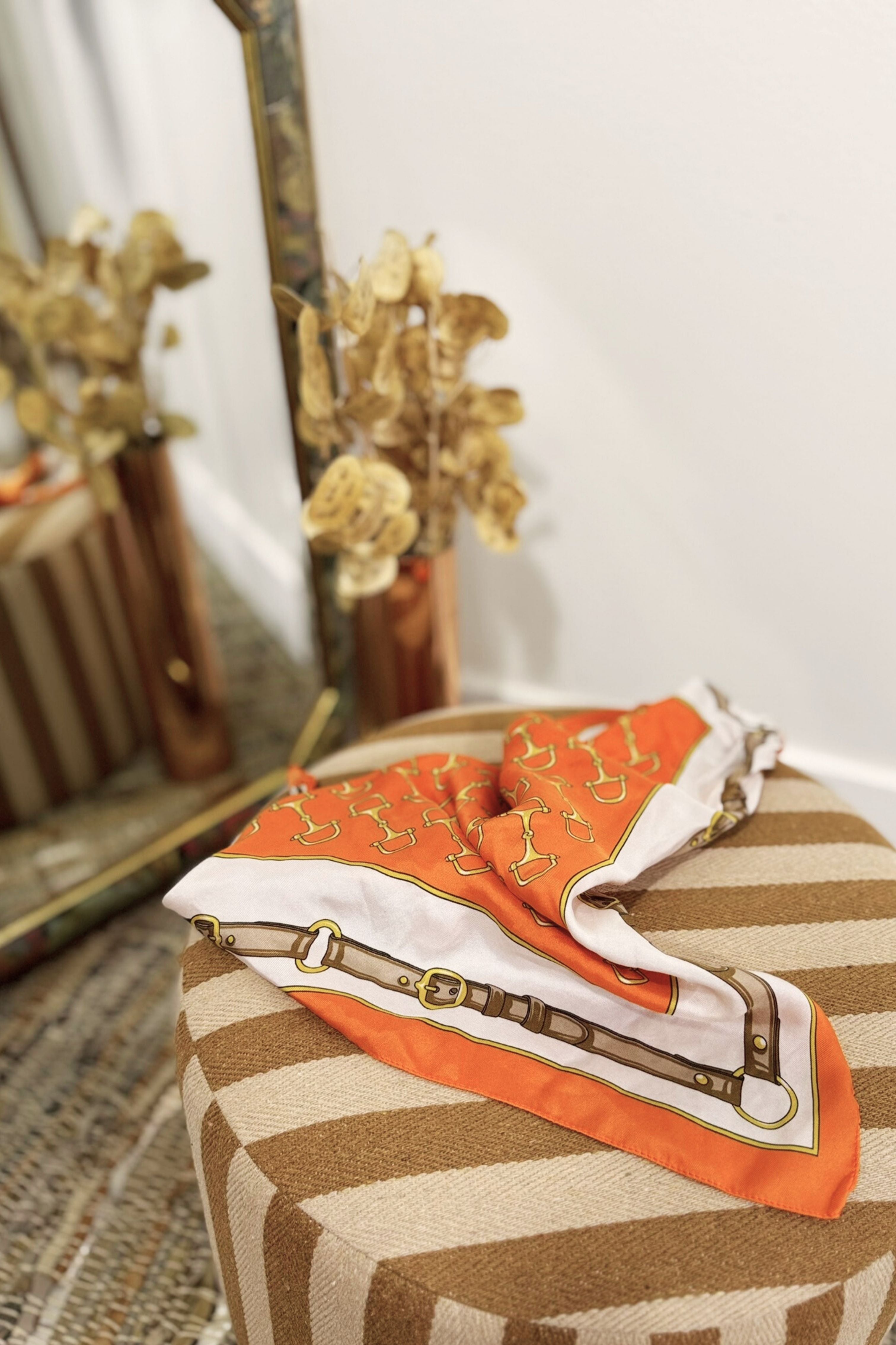 Foulard en soie imprimé chaines orange