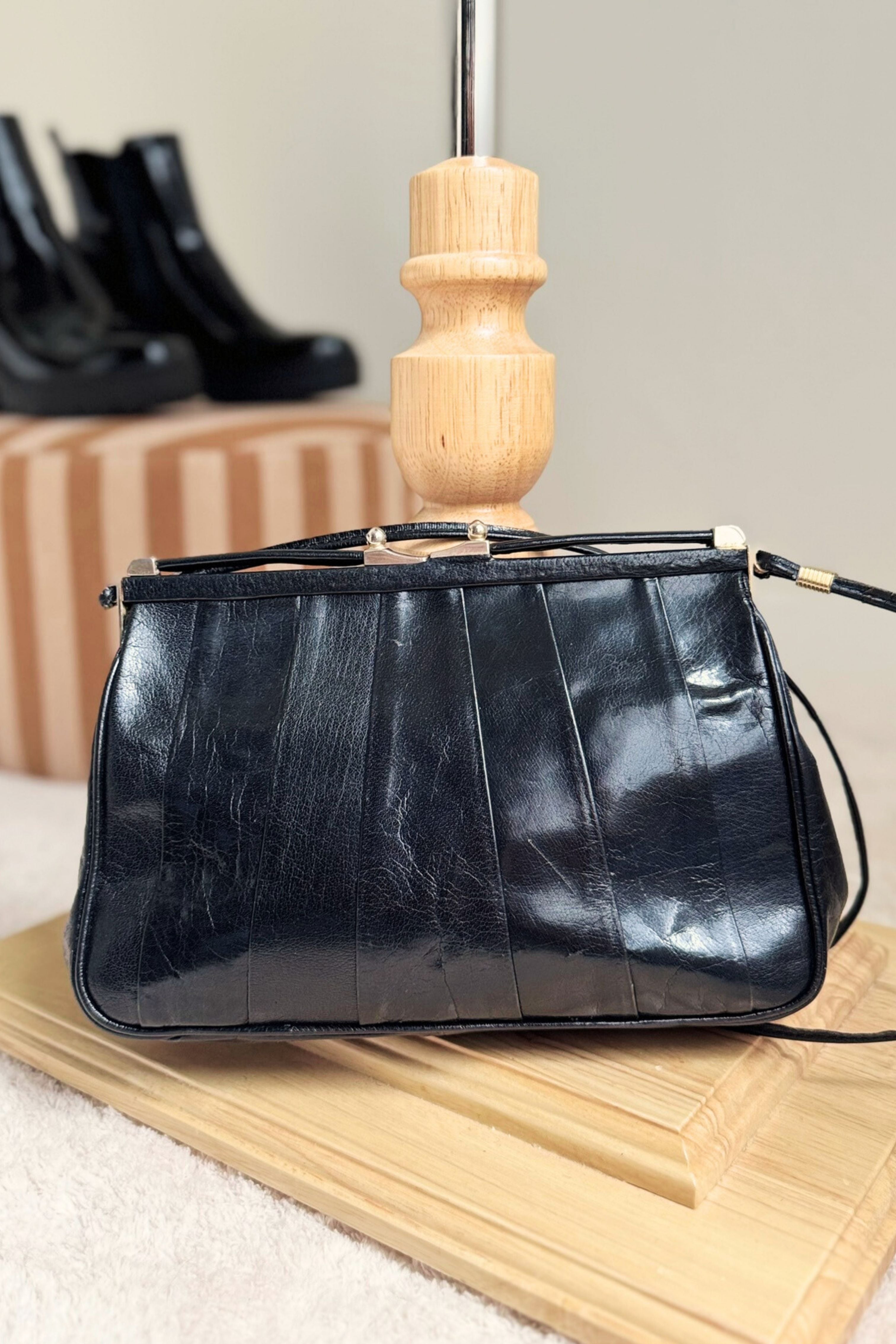 Sac à main en cuir vernis noir