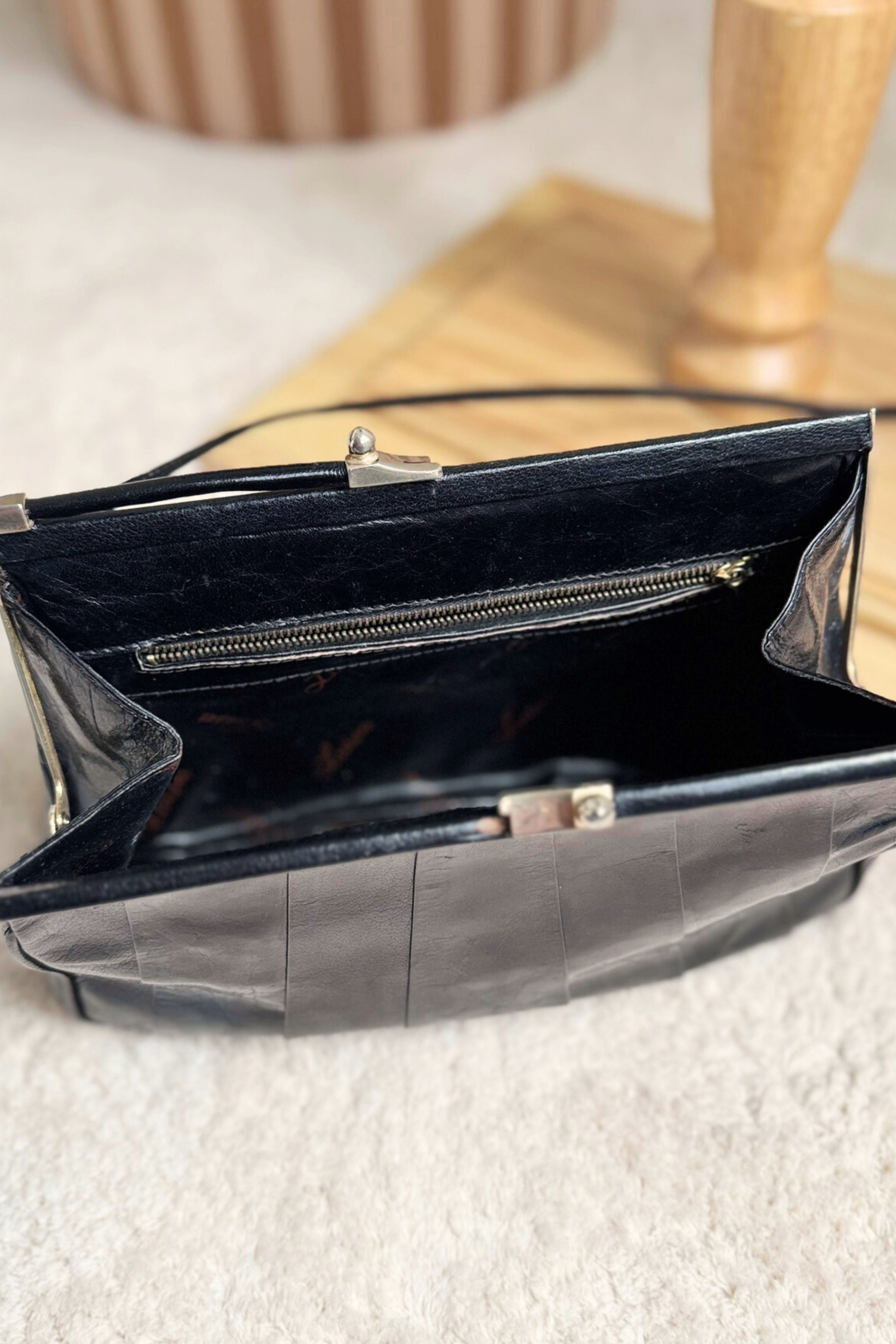 Sac à main en cuir vernis noir