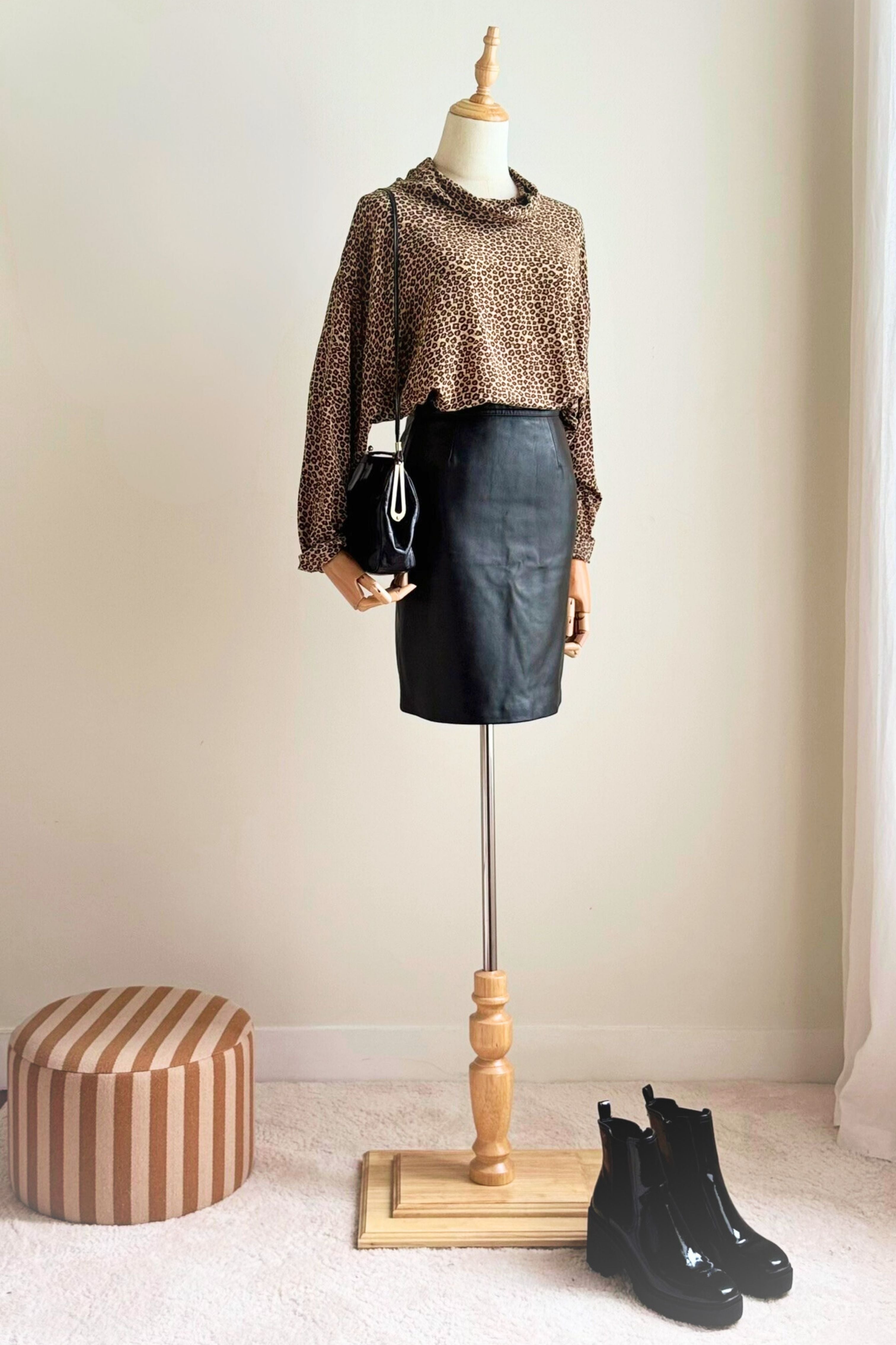 Jupe courte en cuir noire