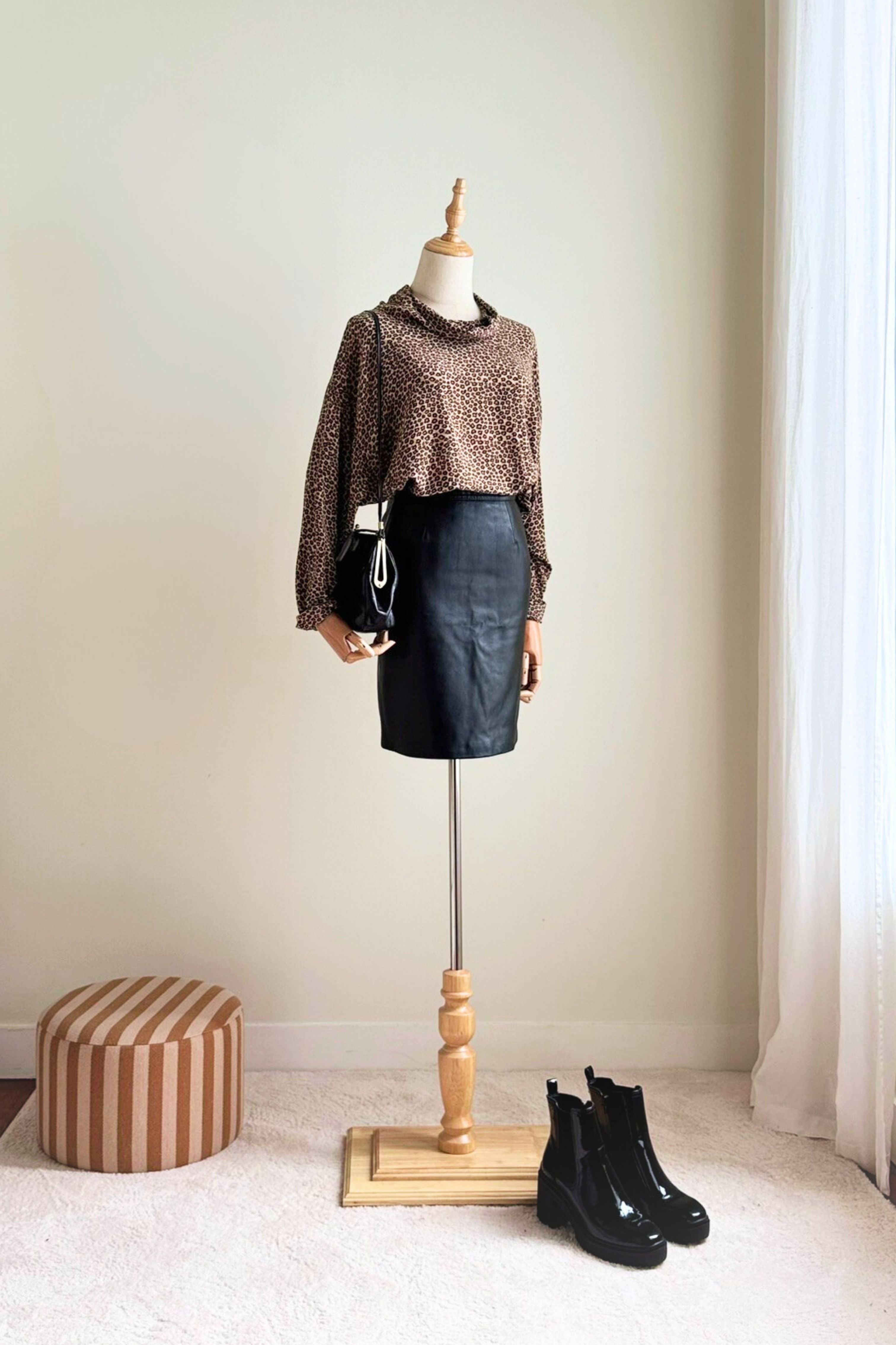 Jupe courte en cuir noire