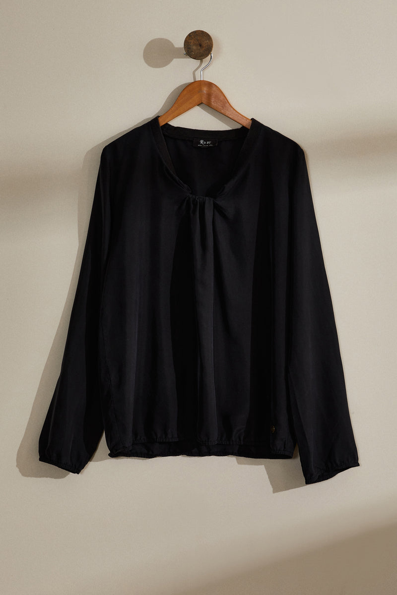 Blouse en soie noire