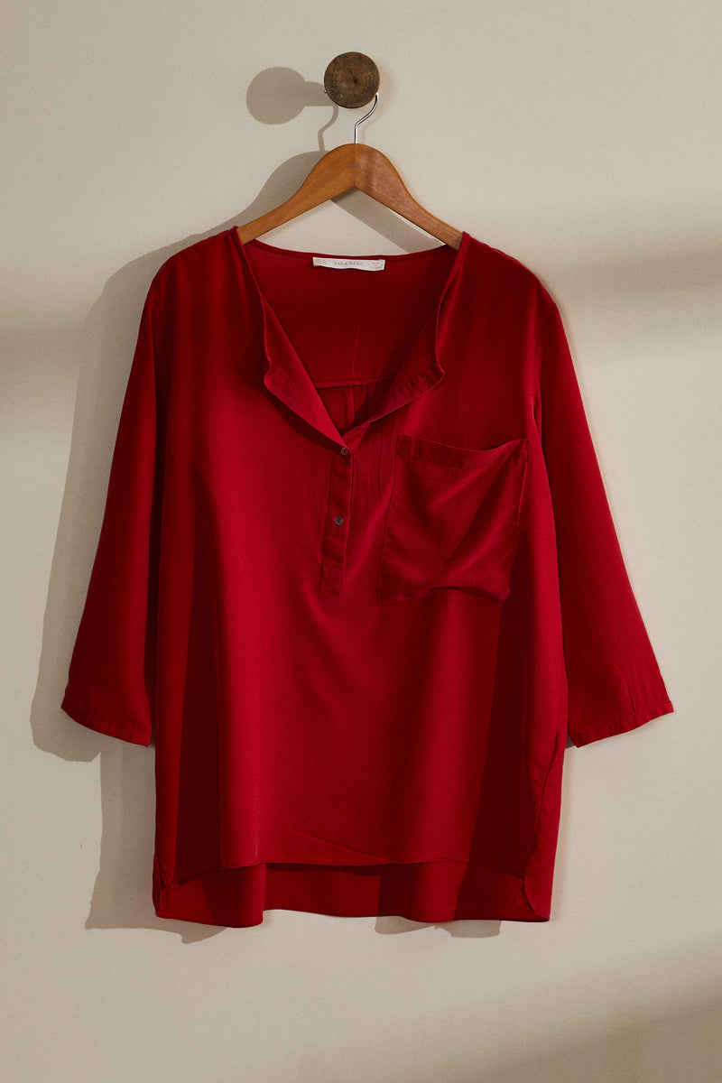 Blouse en soie rouge