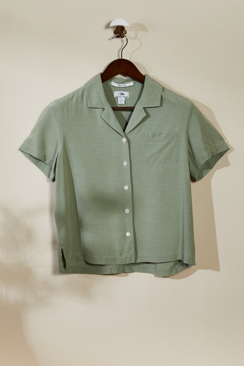 Chemise en soie verte