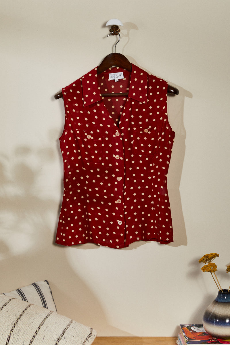 Chemise à pois rouge