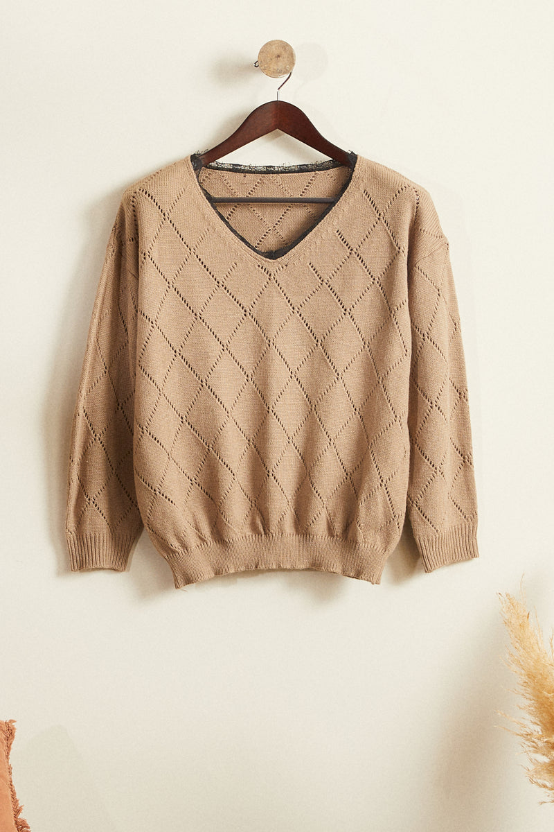 Pull avec dentelle taupe