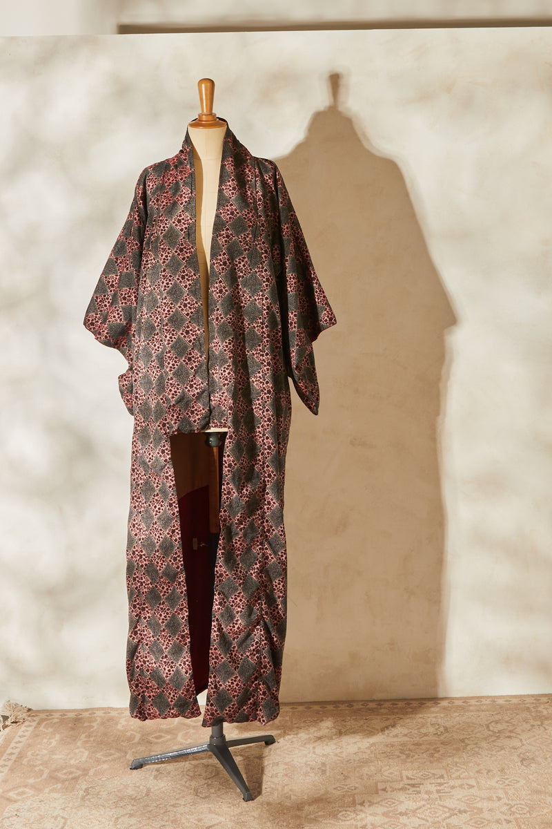 Kimono long épais gris à motifs