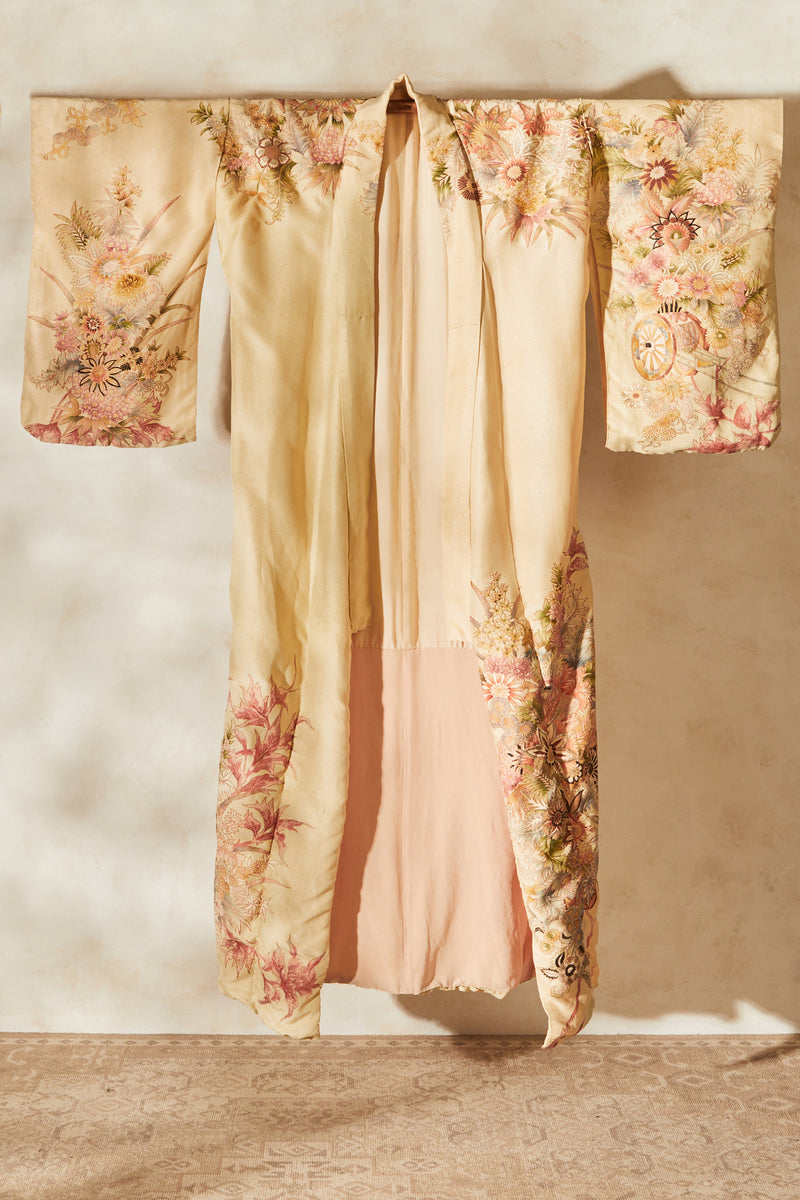 Kimono long en soie beige à fleurs