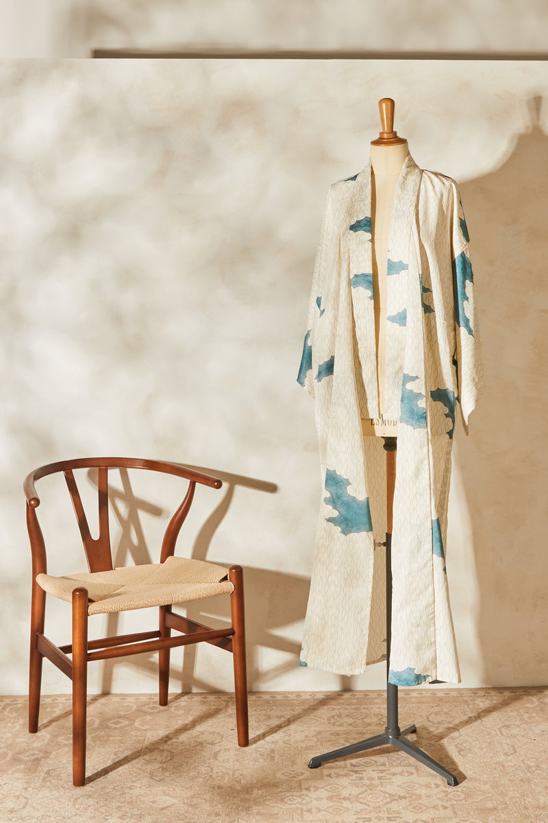 Kimono long fluide écru à motifs abstraits