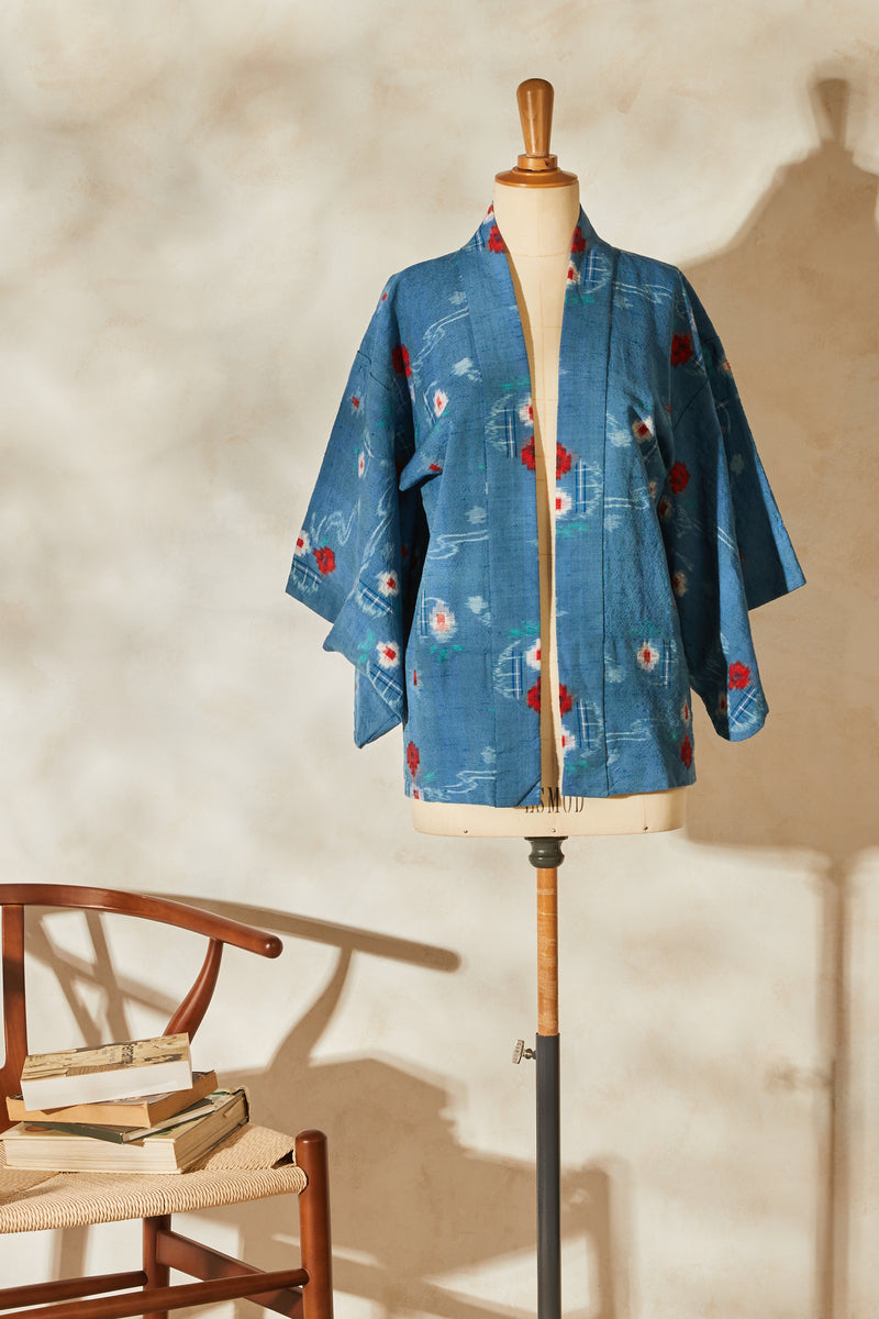 Kimono court bleu à motifs