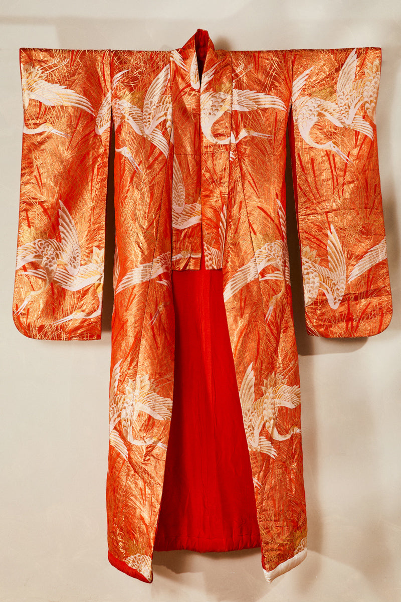 Kimono long de cérémonie en soie orange brodé or