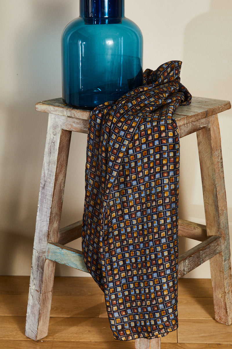 Foulard en soie imprimé à carreaux bleu