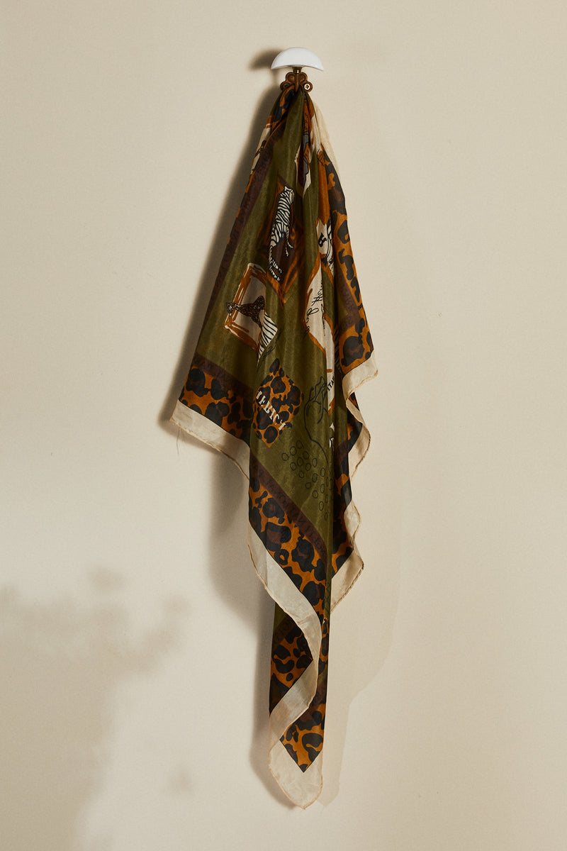 Foulard en soie imprimé girafes vert