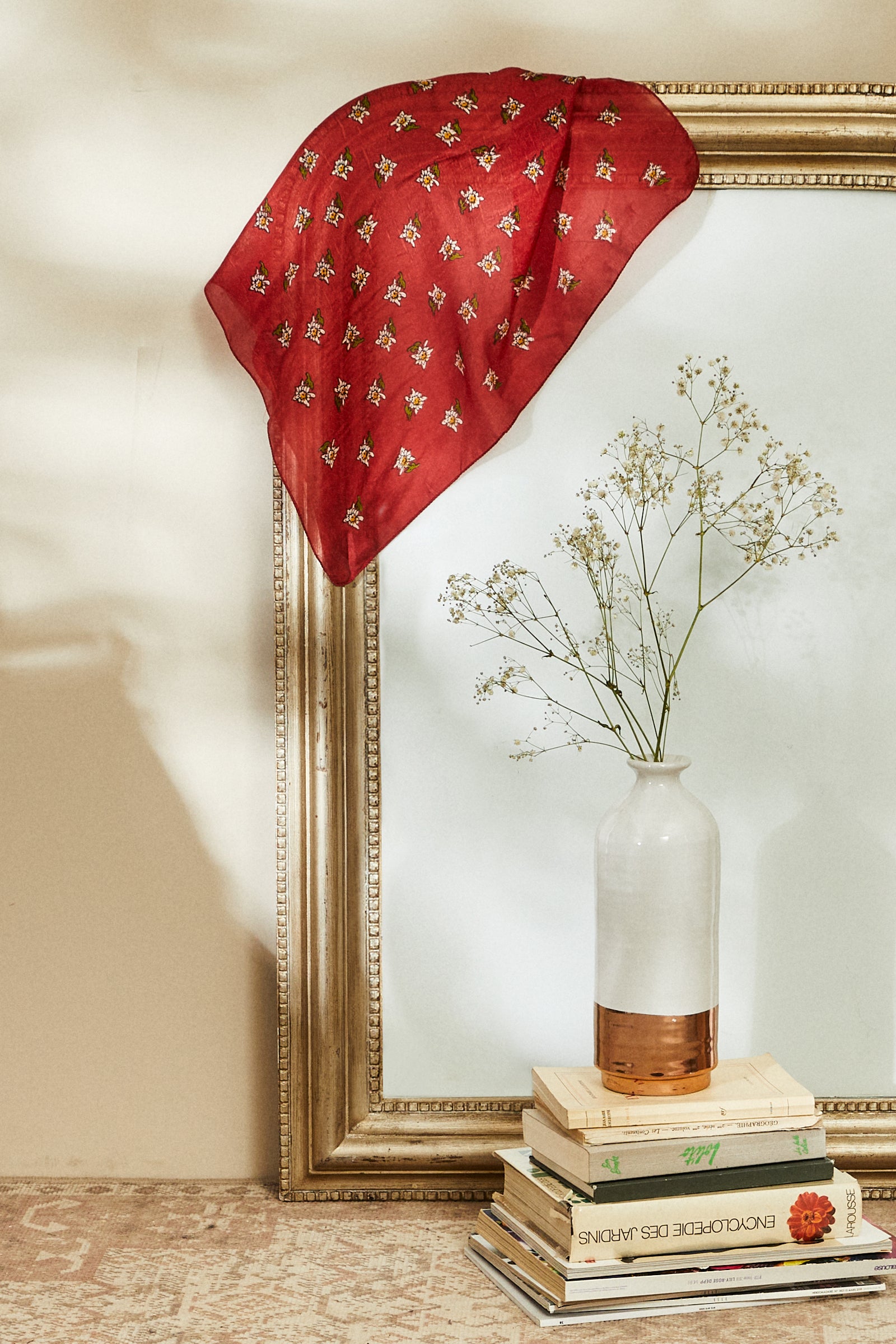 Foulard en soie imprimé à fleurs rouge