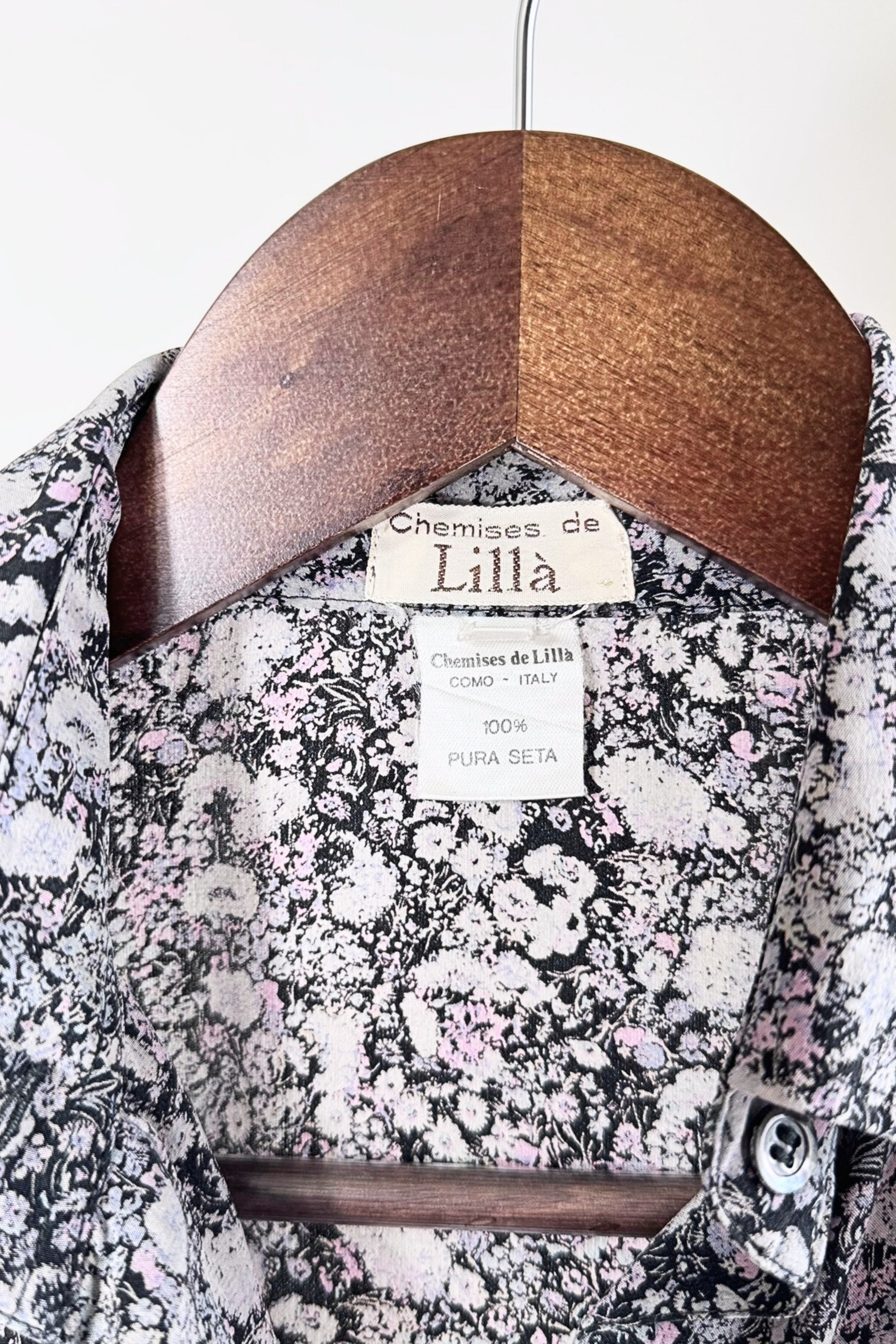 Débardeur soie boutonné à fleurs gris