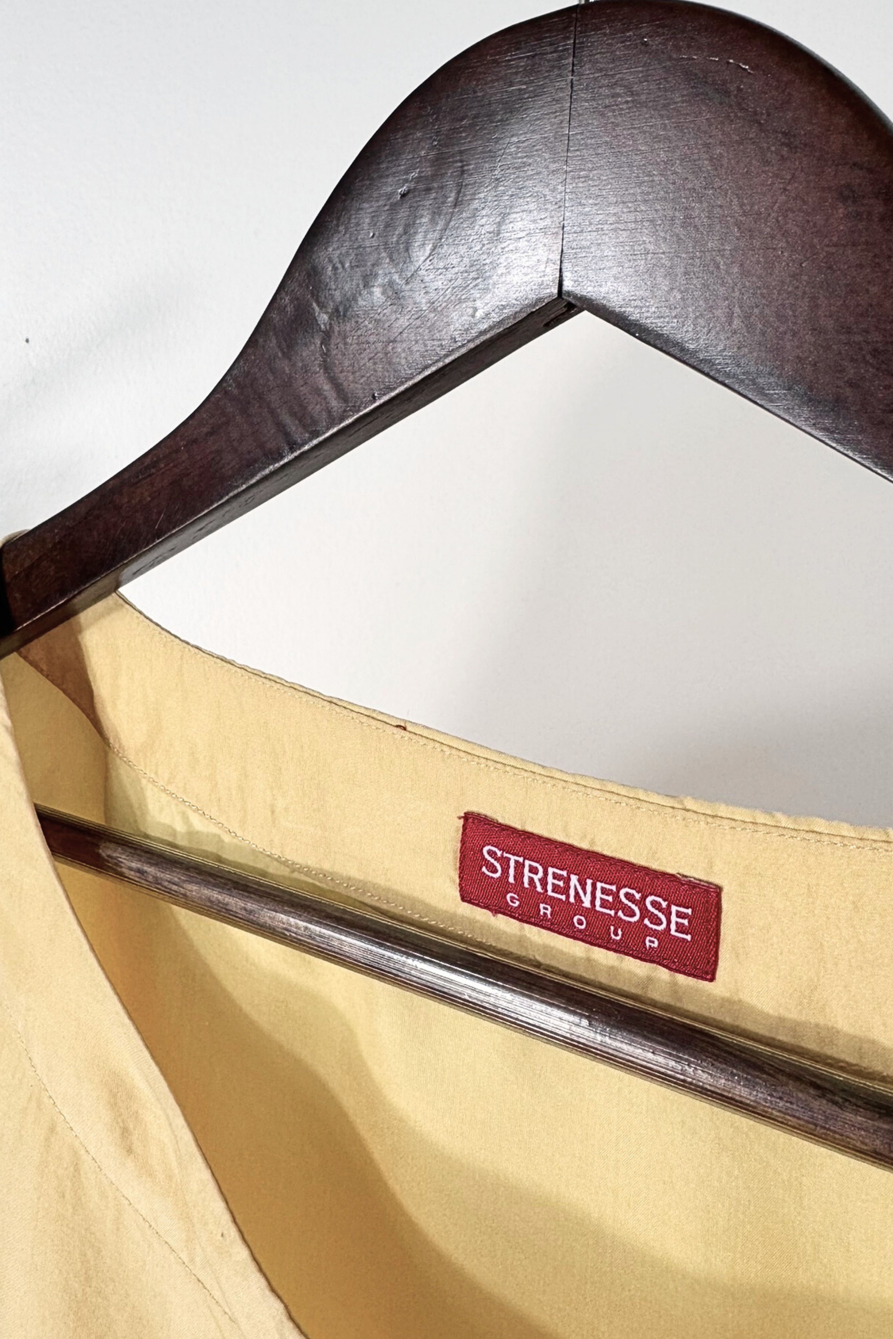 Blouse en soie fluide jaune