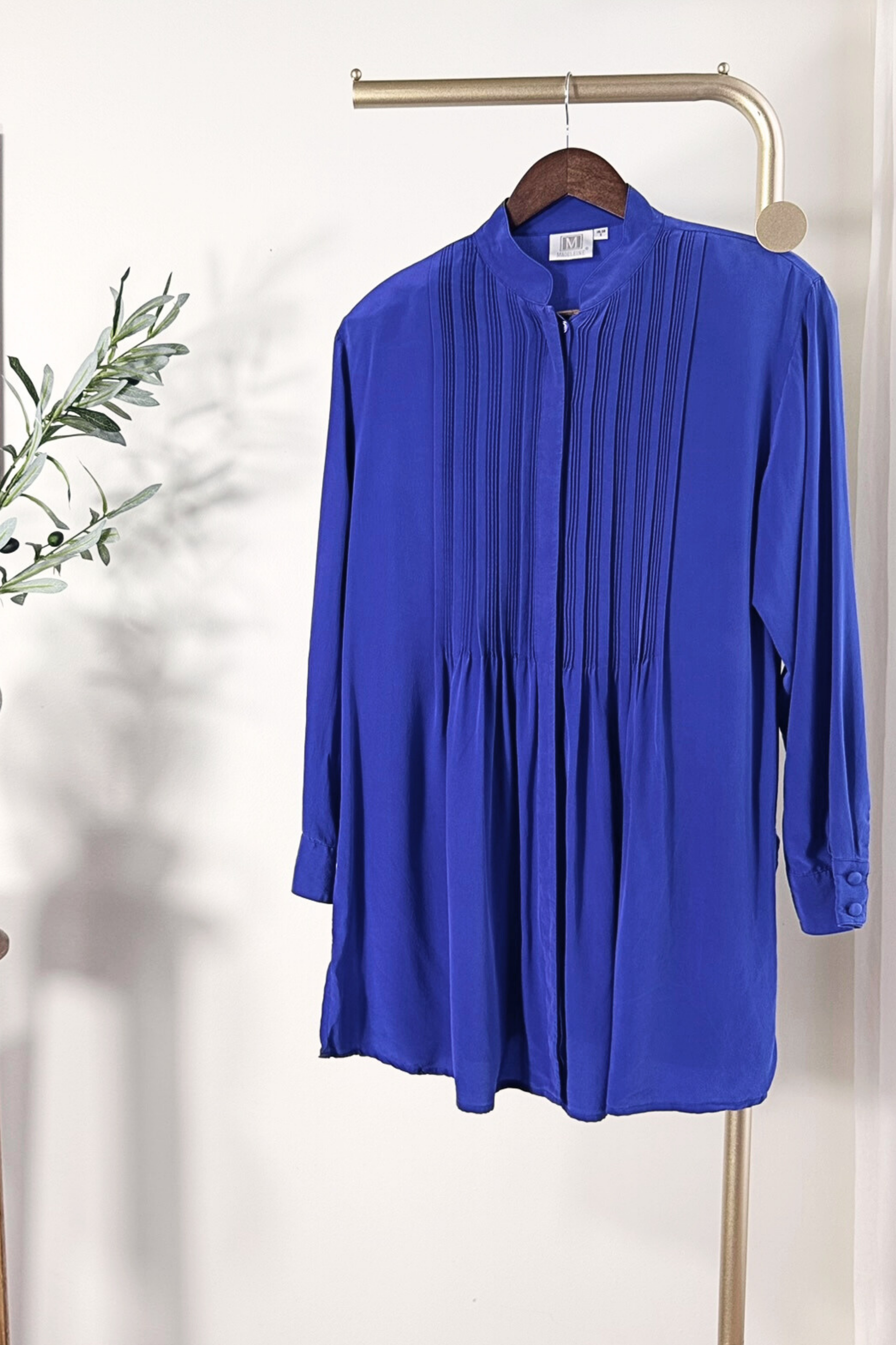 Chemise plissée en soie violette