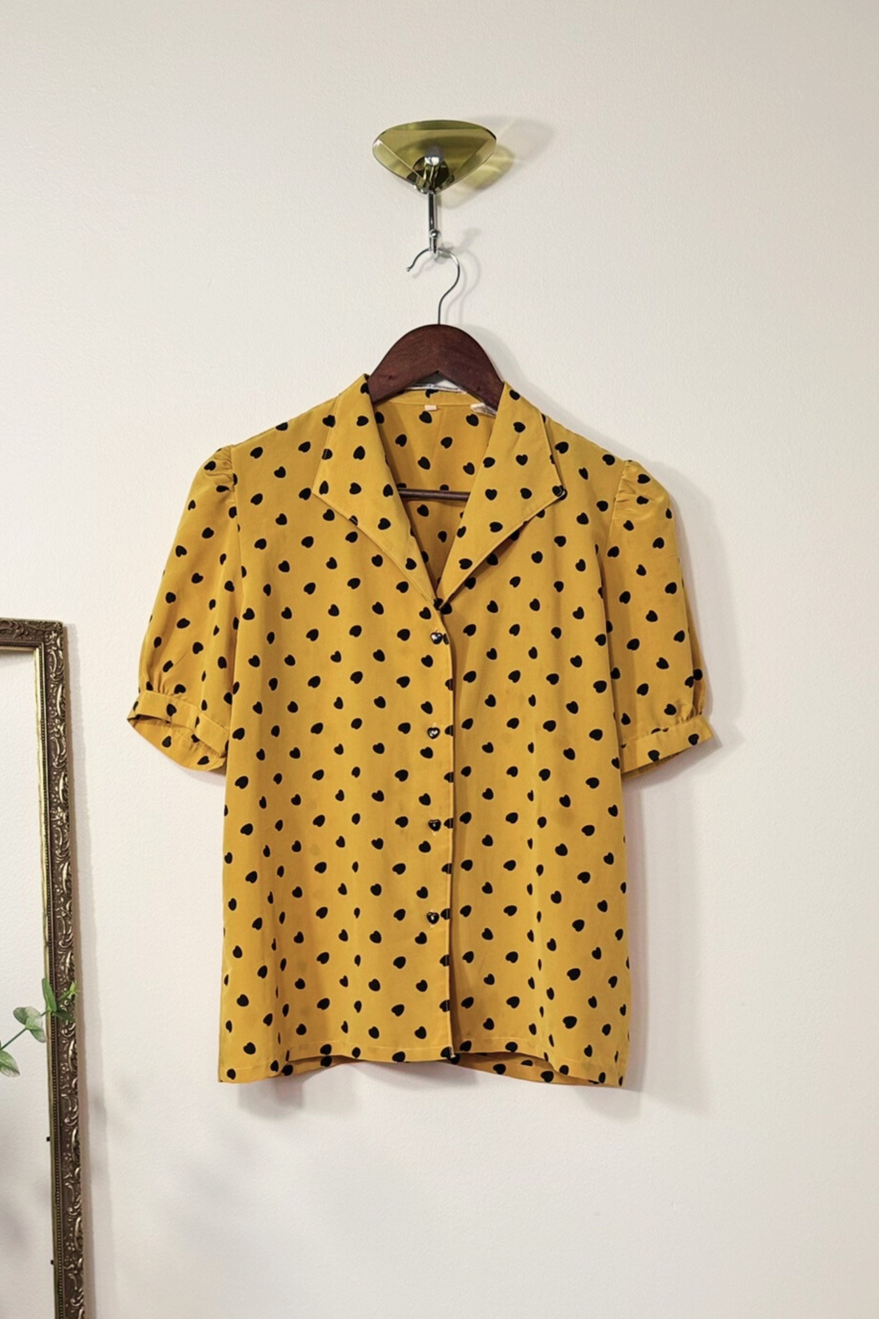 Chemise imprimé coeurs jaune