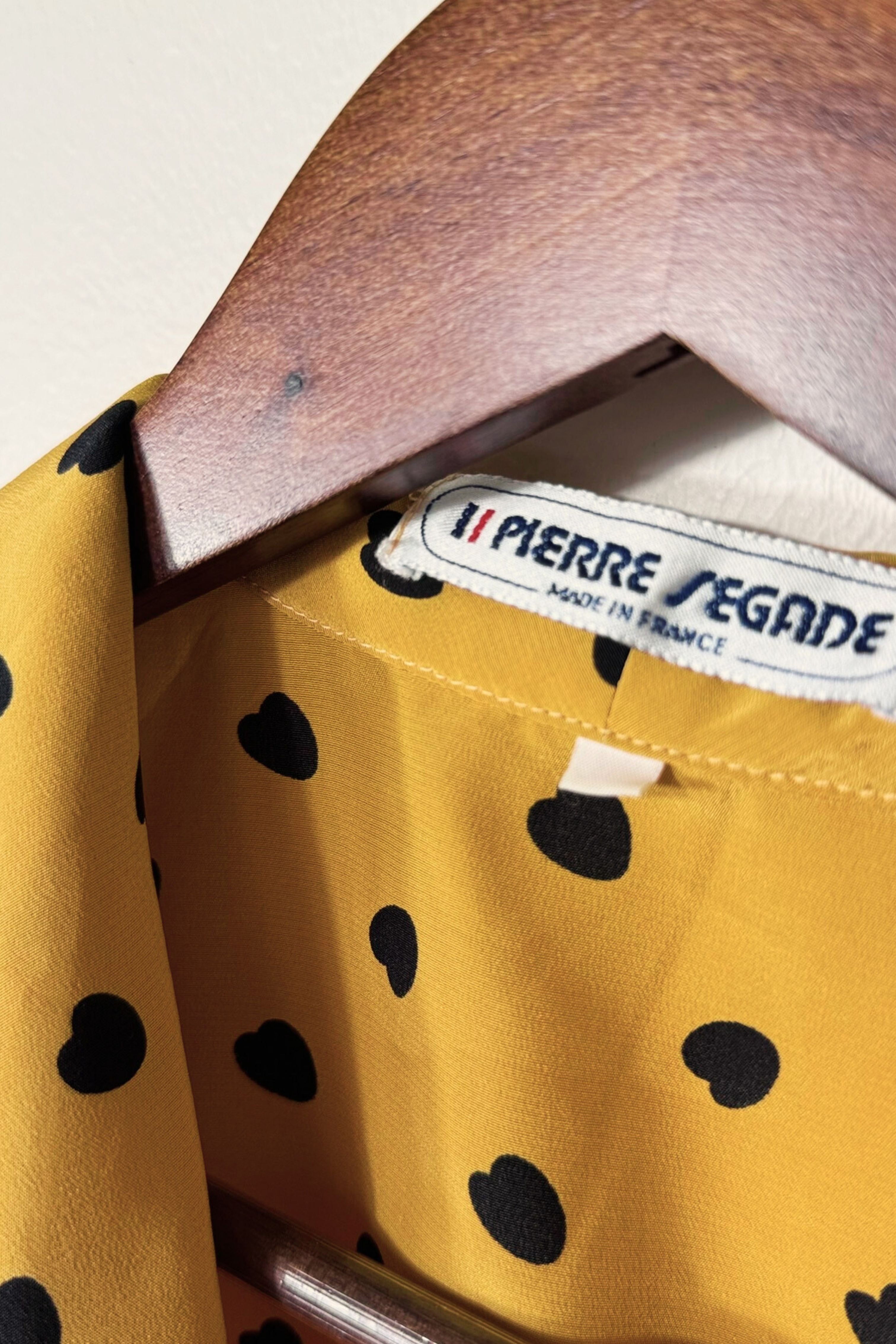 Chemise imprimé coeurs jaune