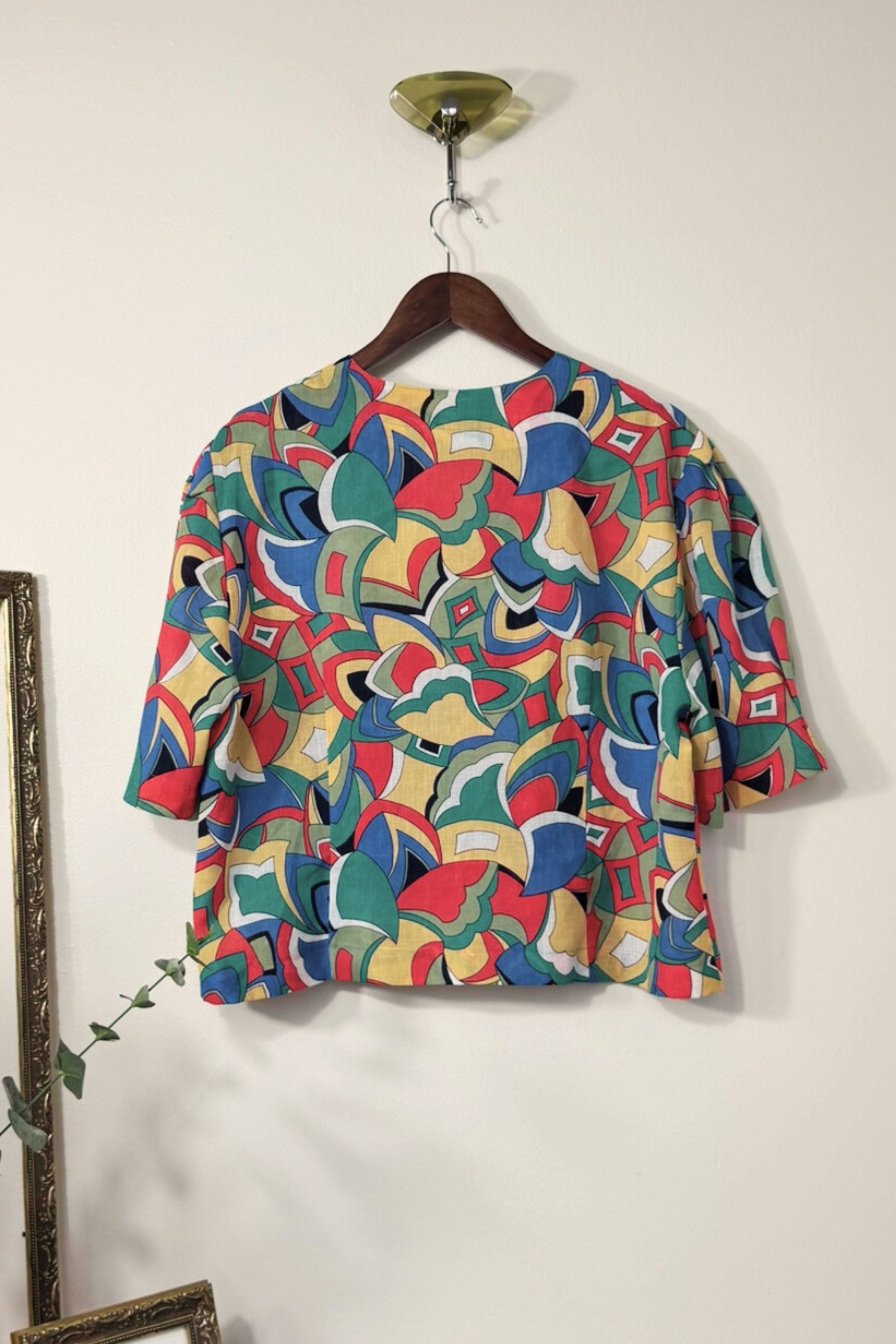 Chemisier à motifs abstraits colorés