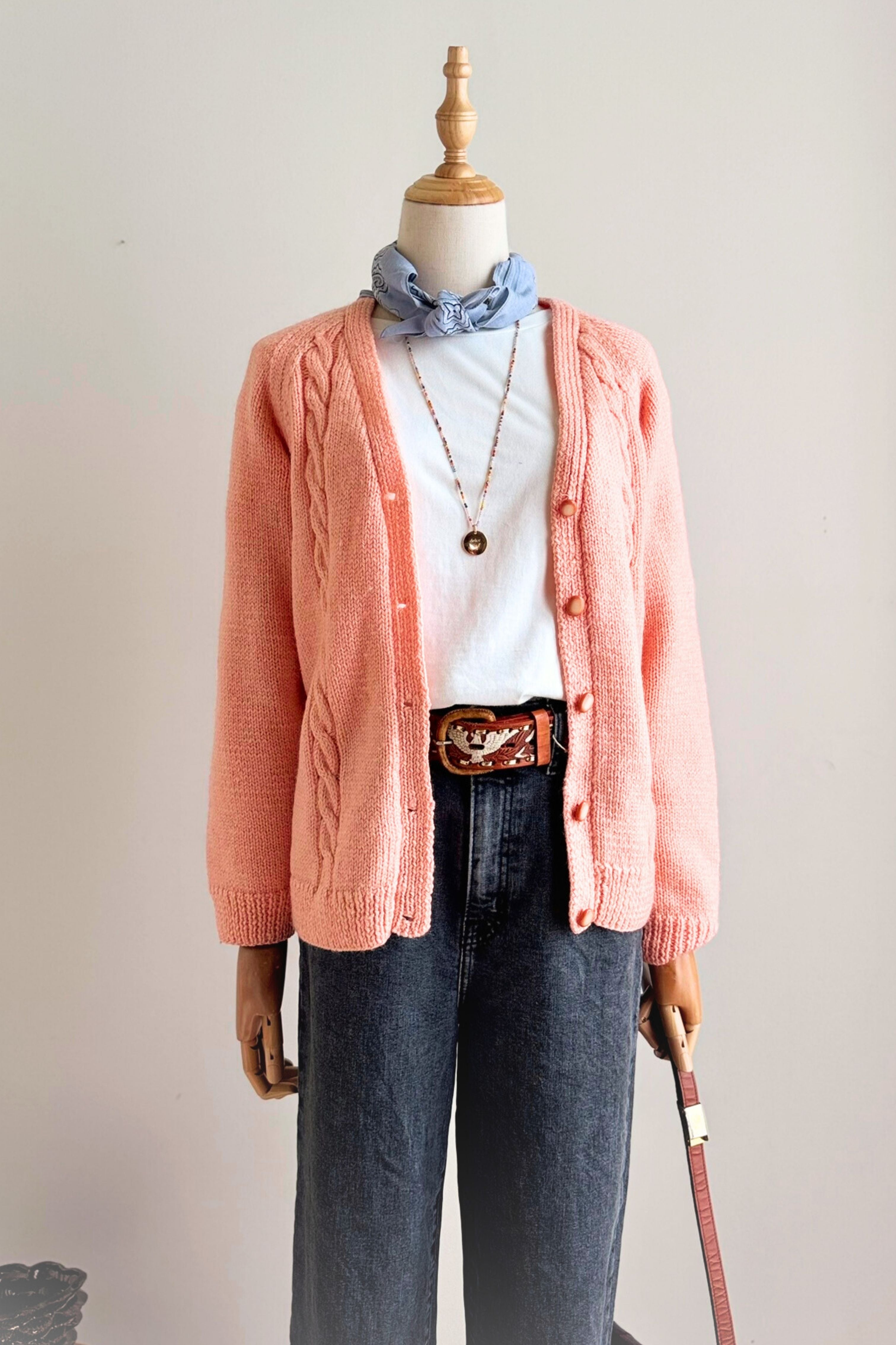 Gilet en maille tressée coton rose