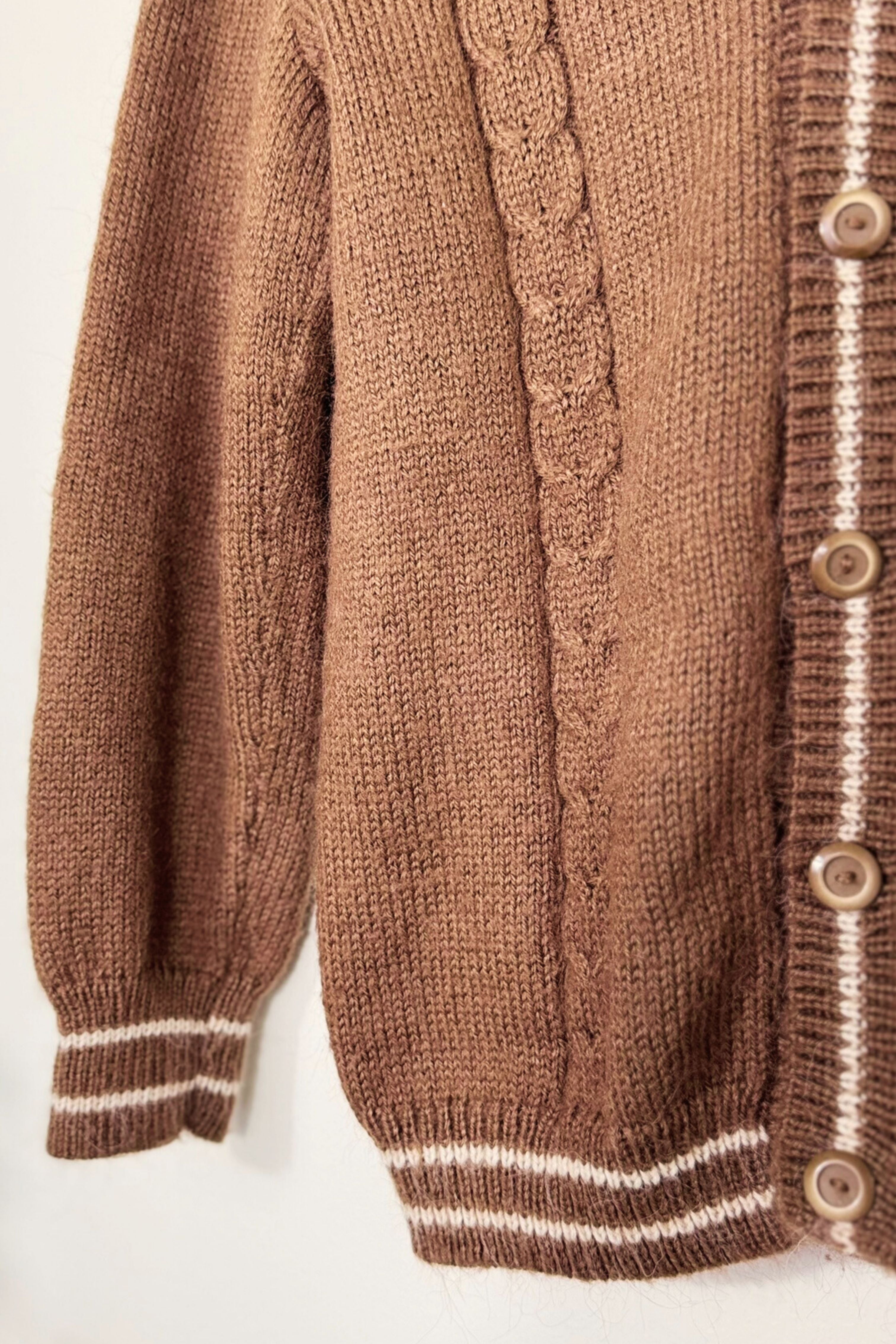Gilet en laine maille tressée chocolat