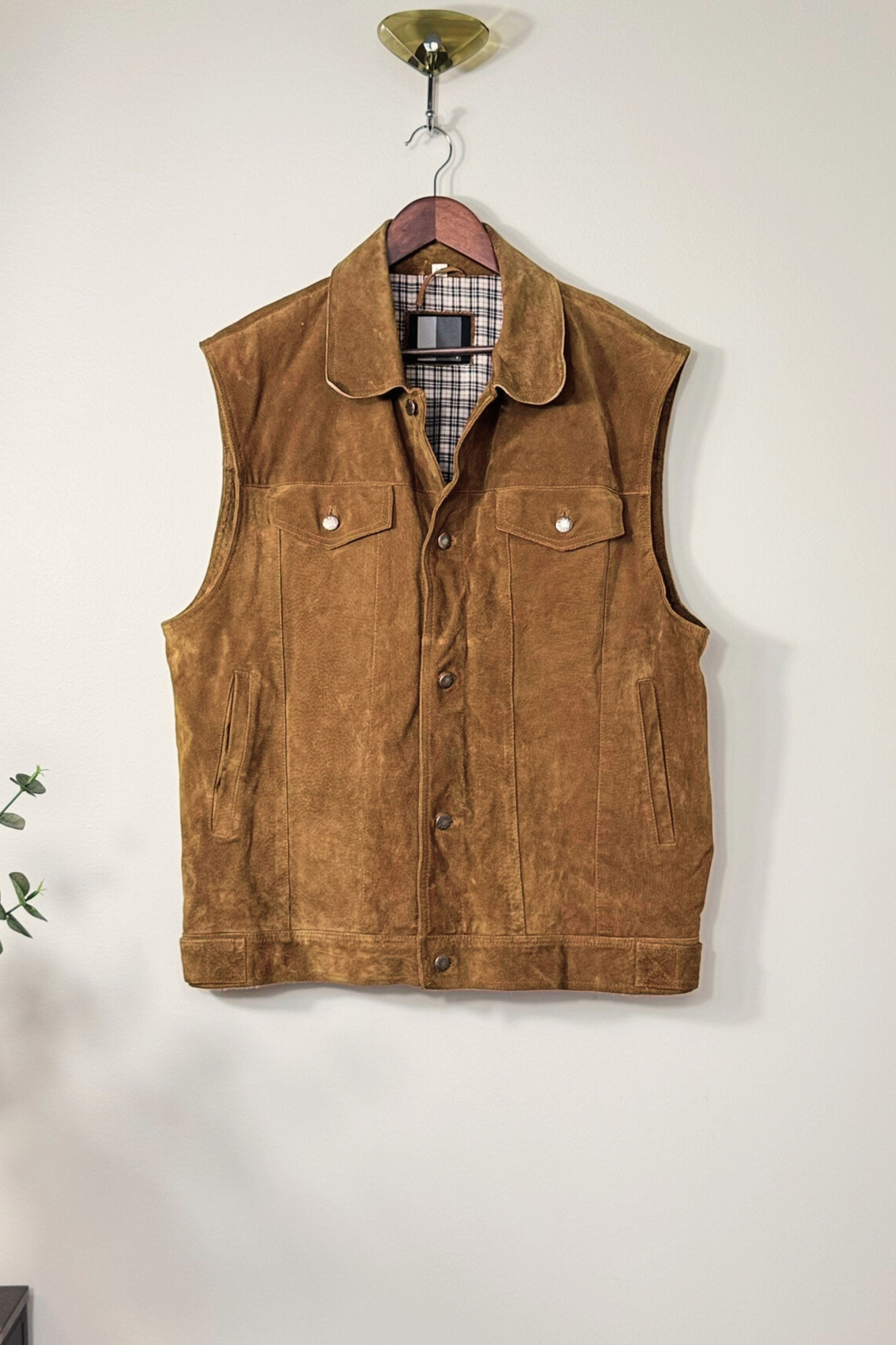 Veste sans manche large boutonné en daim marron