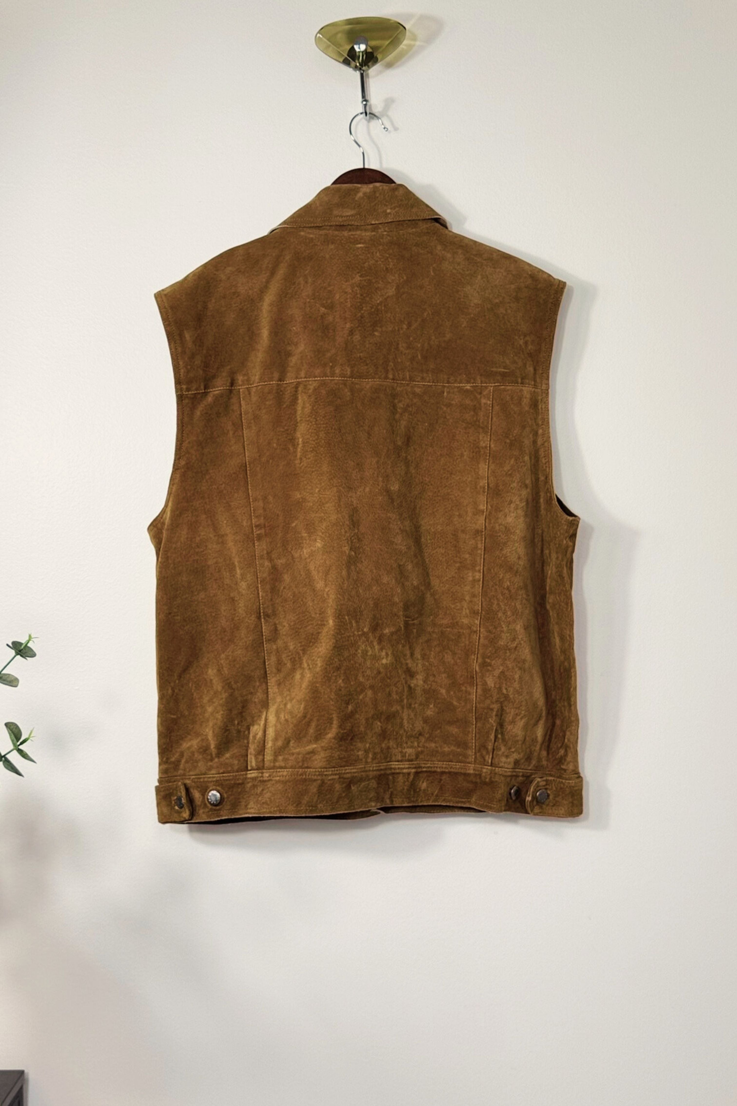 Veste sans manche large boutonné en daim marron