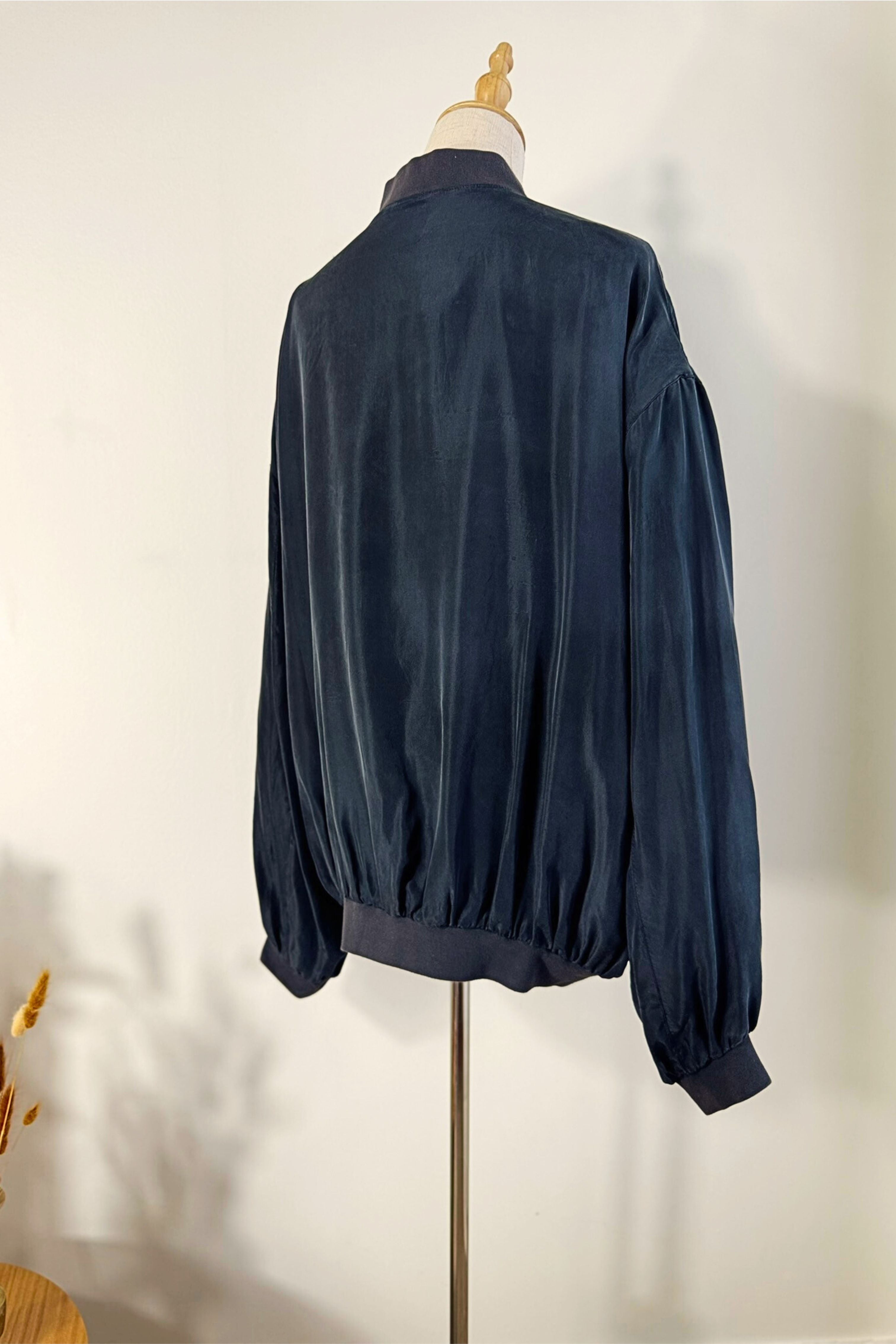 Veste bomber en soie noire et bordeaux